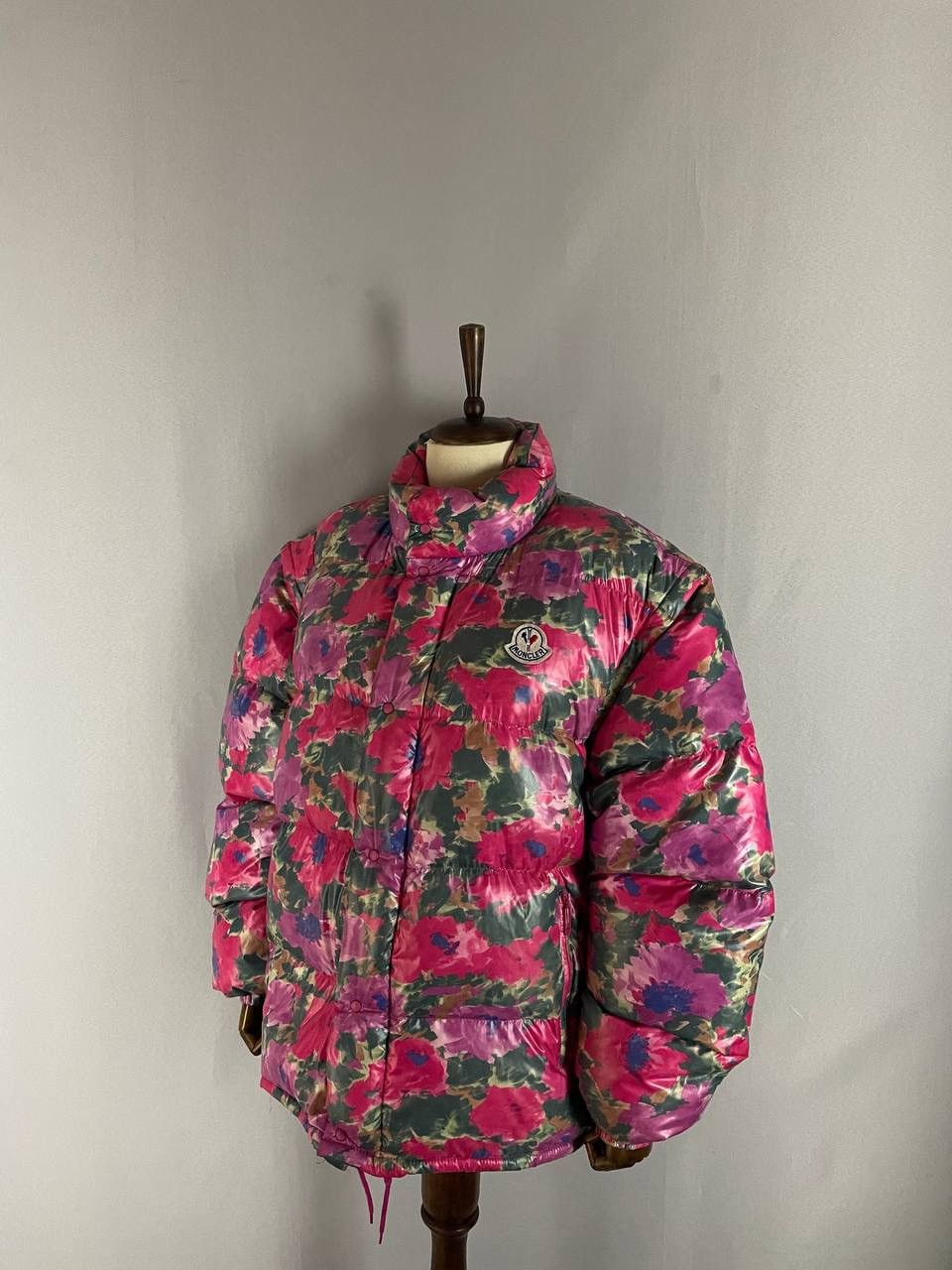 Moncler Moncler Down Jacket Flowers Pink Grenoble Vintage 1990s Size US M / EU 48-50 / 2 - 1 Thumbnail