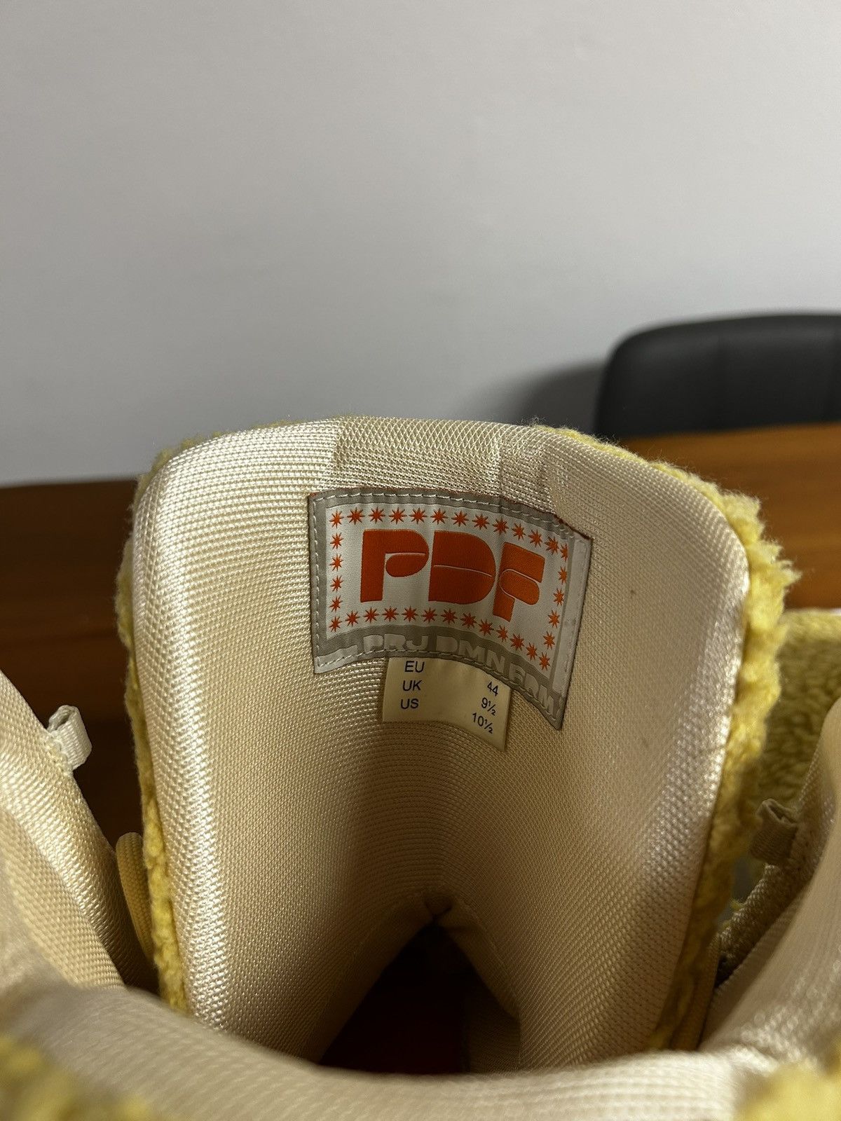 PDF PDF CHANNEL NEVE FUR BOOTS Size US 10 / EU 43 - 10 Thumbnail