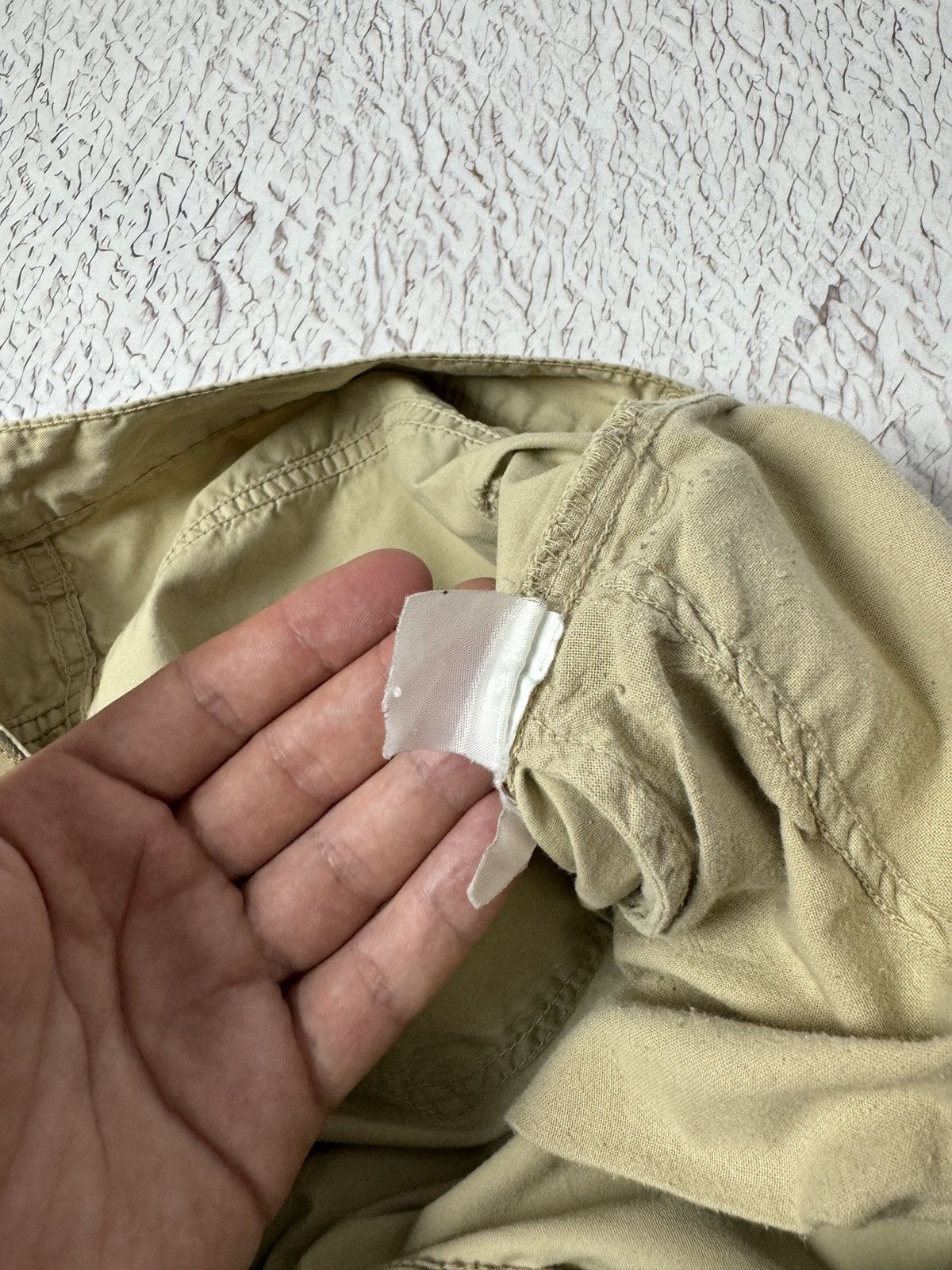 Yves Saint Laurent Yves Saint Laurent vintage beige pocket logo chino pants Size US 36 / EU 52 - 13 Thumbnail