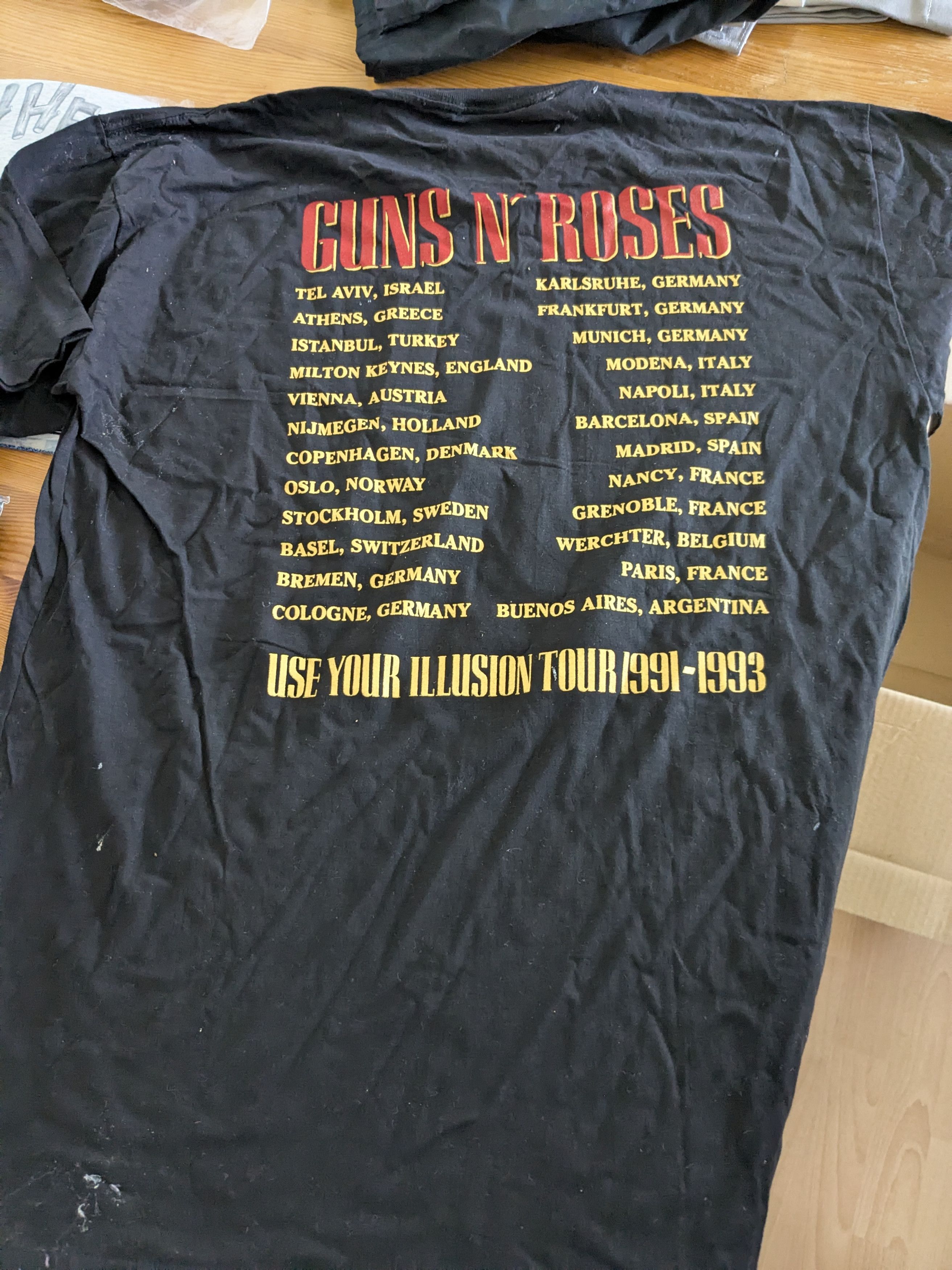 Band Tees Guns N' Roses "Bad Apples" T-Shirt - Use Your Illusion Era Size US XL / EU 56 / 4 - 3 Thumbnail