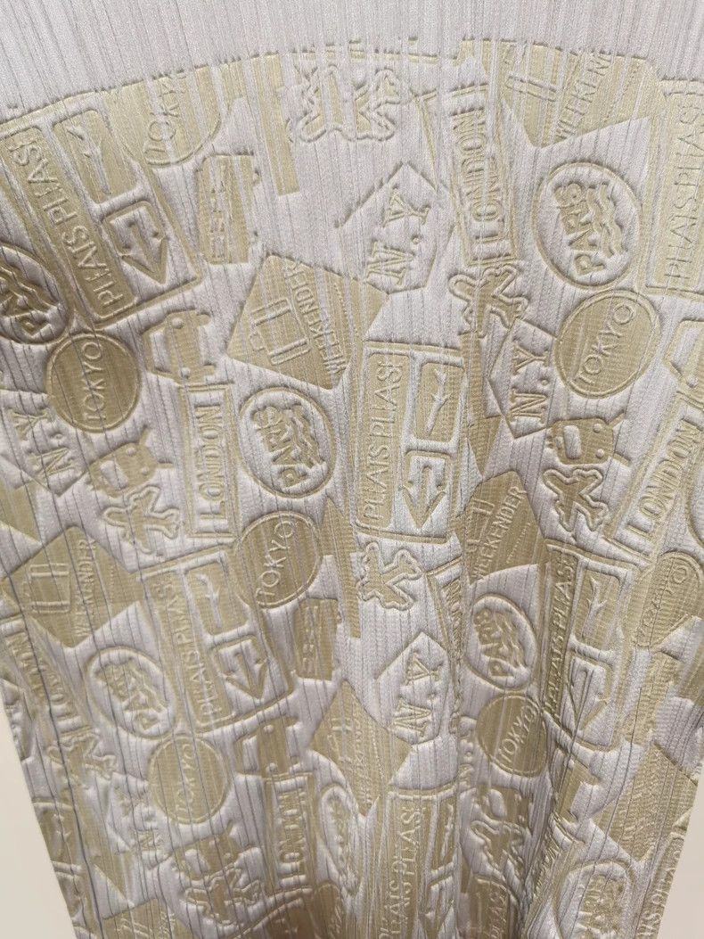 Issey Miyake Issey Miyake size:3 Grey embossed short-sleeved shirt Size S / US 4 / IT 40 - 3 Thumbnail