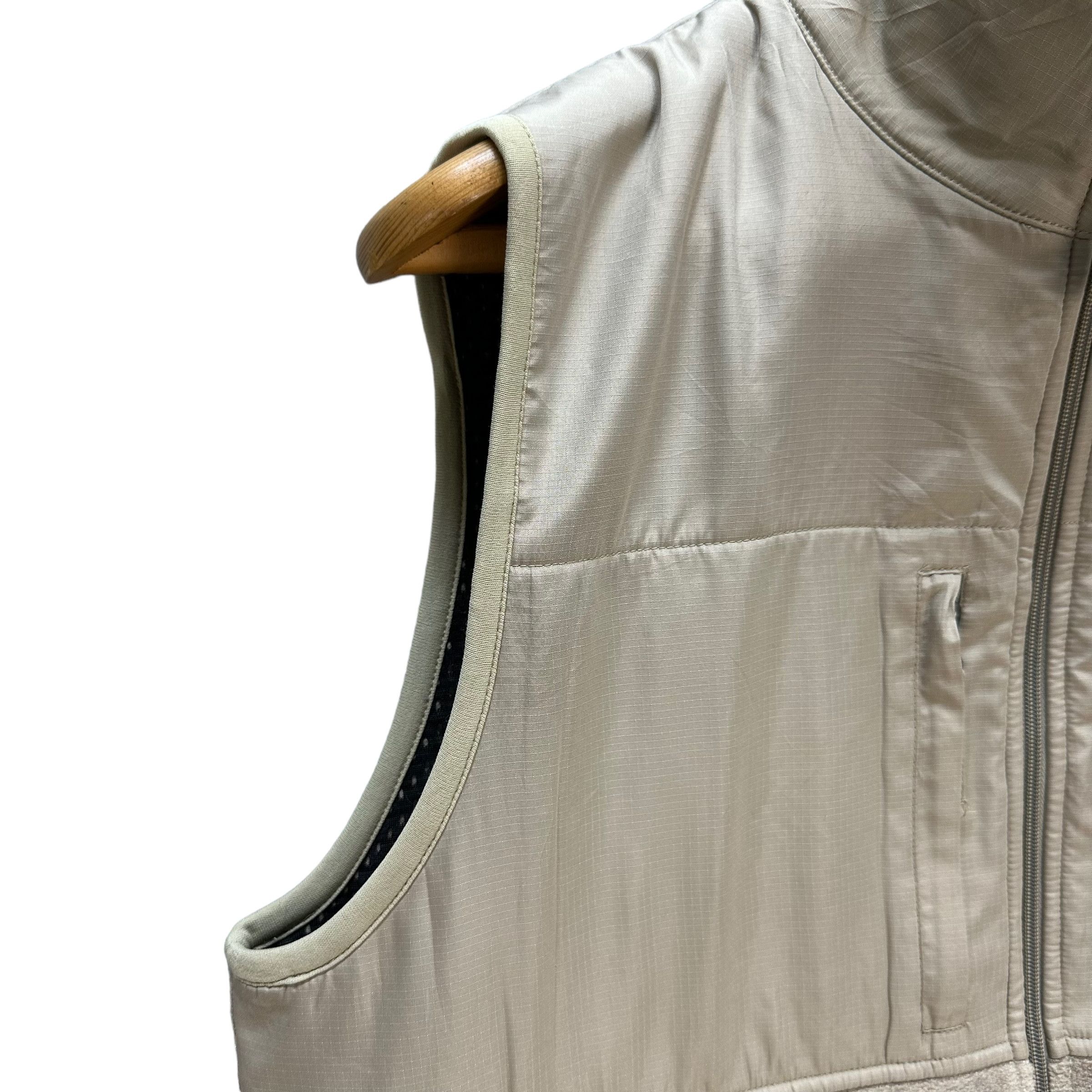 Benetton BENETTON FORMULA 1 FLEECE HYBRID VEST #9021-49 Size US L / EU 52-54 / 3 - 4 Thumbnail