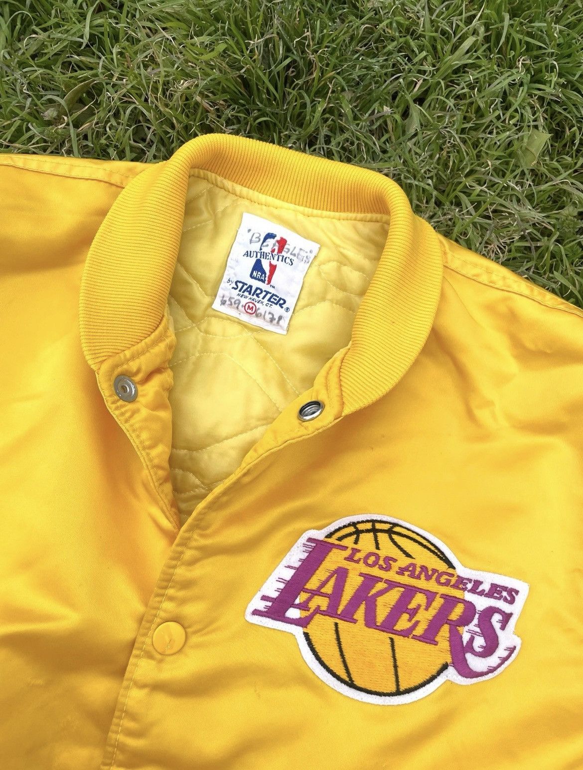 Starter × Vintage Vintage Los Angeles Lakers Starter Jacket Medium Made In USA Size US M / EU 48-50 / 2 - 3 Thumbnail
