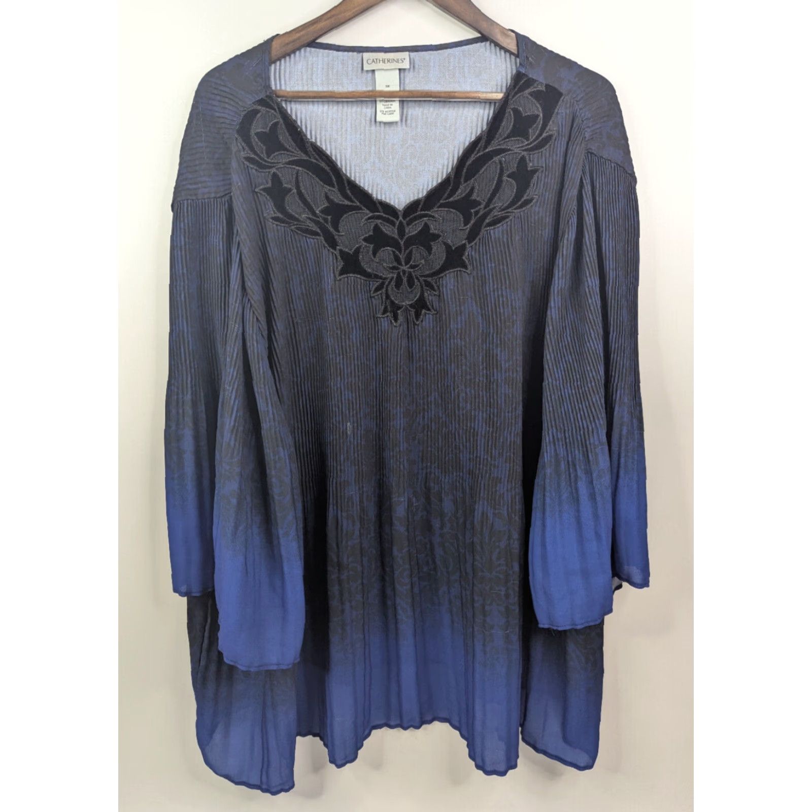 Vintage VINTAGE Catherines Blouse Tunic 3X Boho Paisley Velvet Trim Pleated Knit 3/4 Sleeve V-Neck Polyester Women’s Blue/black Shirt Women Size XXL / US 16-18 / IT 52-54 - 5 Thumbnail