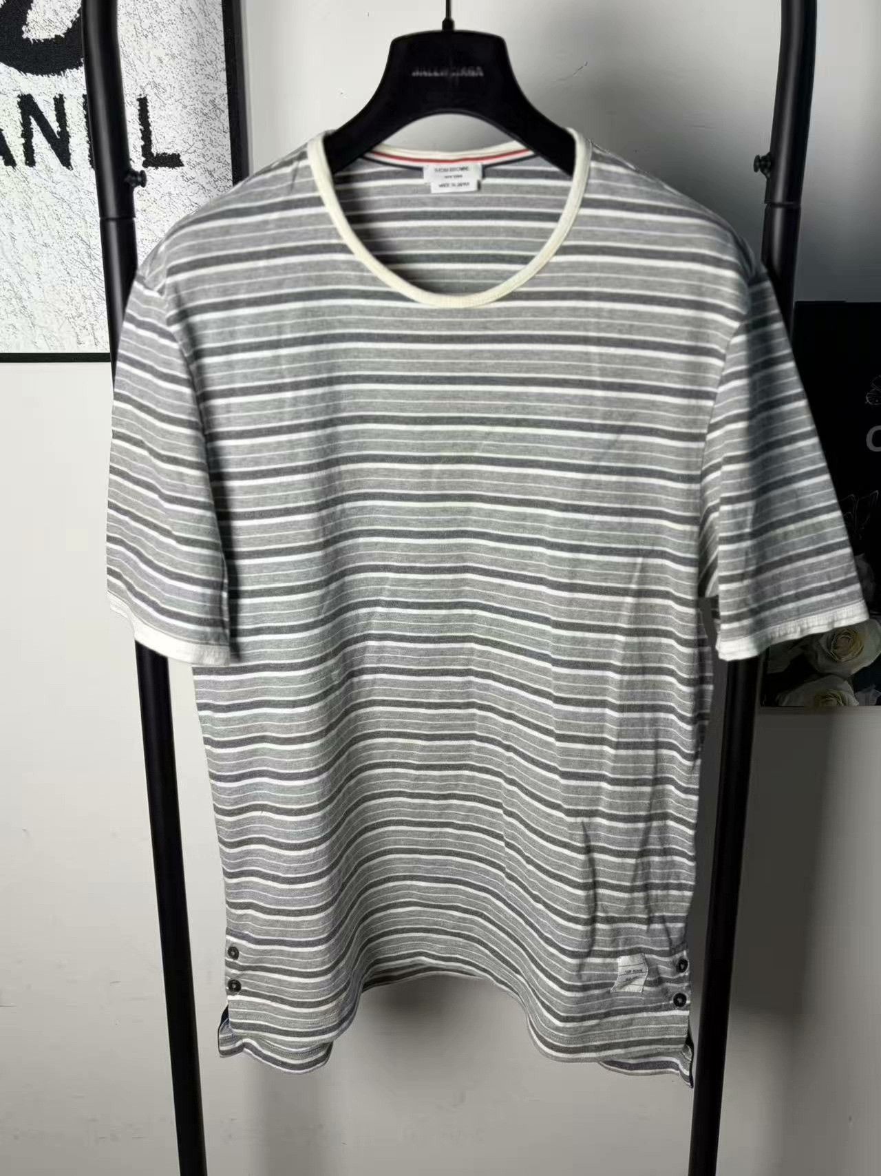 Thom Browne Thom Browne Striped White T-Shirt l Men Size US L / EU 52-54 / 3 - 1 Thumbnail