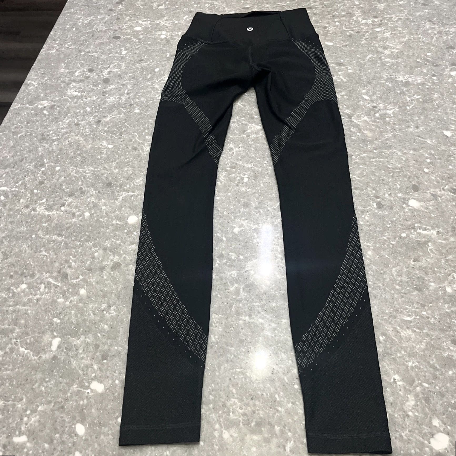Lululemon Lululemon Mapped Out High-Rise Tight 28" Black Women’s size 4 Small leggings Activewear Map Compression High-Rise Women Boys Girls Mens Size ONE SIZE - 8 Thumbnail