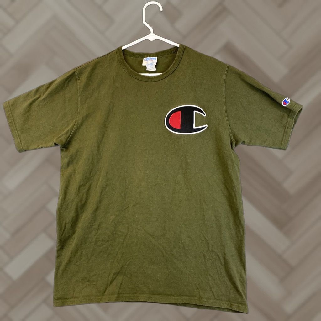 Champion Vintage Champion Classic Logo Graphic T Shirt size XL Green 53-2 Chest Logo Tee Center Size US XL / EU 56 / 4 - 1 Thumbnail
