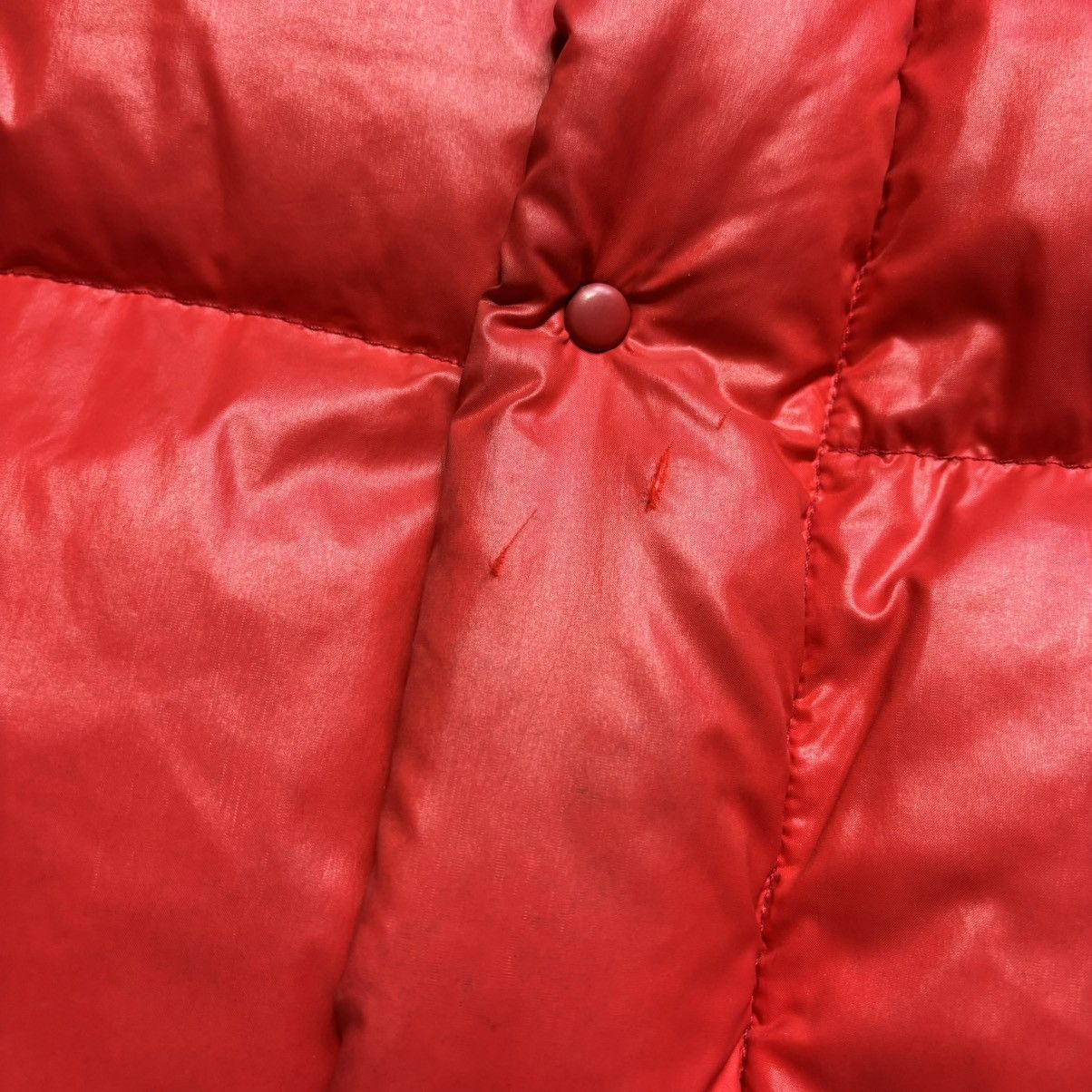 Moncler × Vintage Vintage 80’s Moncler Grenoble Red Puffer Down Jacket Size US M / EU 48-50 / 2 - 7 Thumbnail