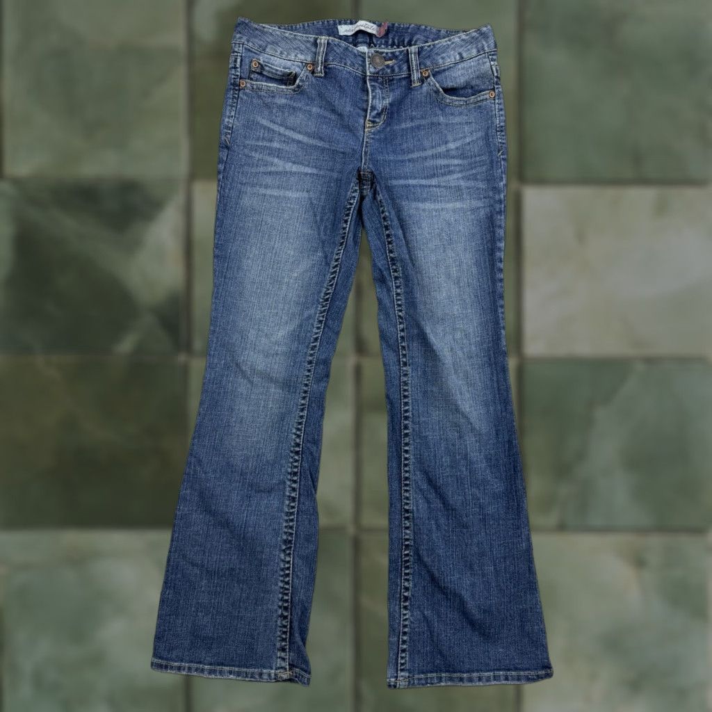 Vintage VINTAGE Aéropostale Jeans Womens 8 Blue Slim Flared Hipster 7/8 Y2K Flare Jeans Size 30" / US 8 / IT 44 - 1 Thumbnail