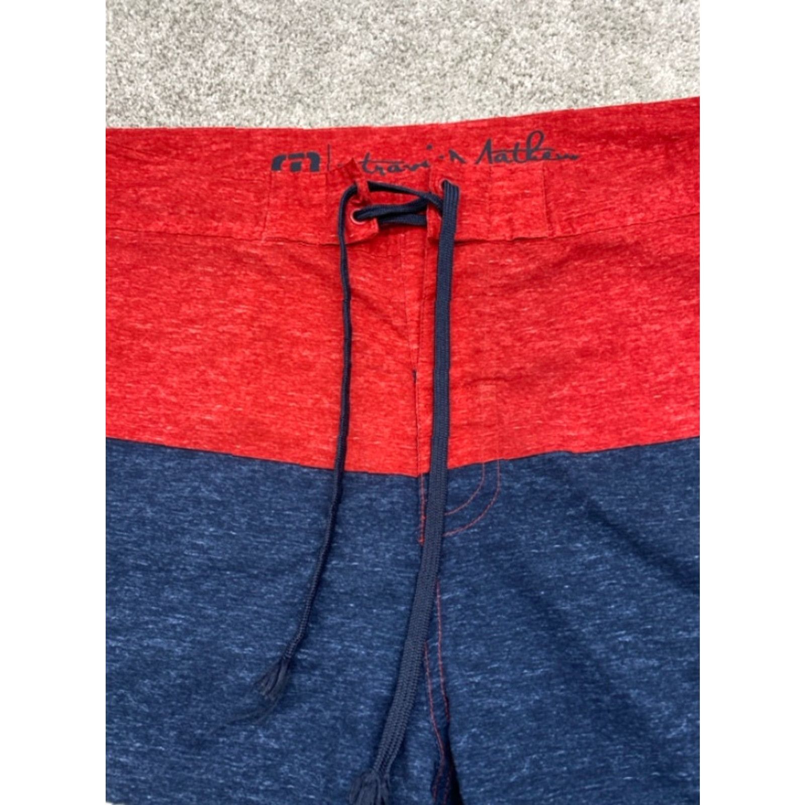 TravisMathew Travis Mathew Board Shorts Mens 34 Multicolor Floral Red Blue Pockets Pulled Drawstring Swim Bottom Size US 34 / EU 50 - 4 Thumbnail