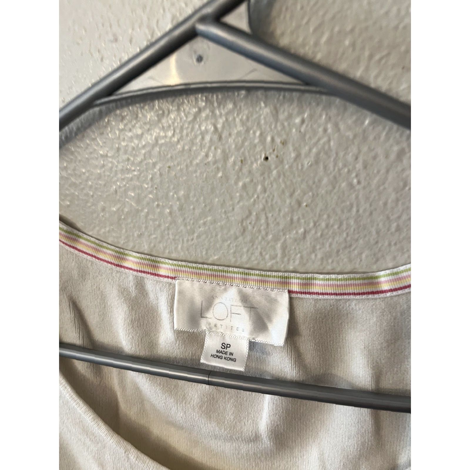 Ann Taylor VINTAGE Ann Taylor Loft Tank Womens Size Small Petite Sleeveless Knit Blouse Top White Size S / US 4 / IT 40 - 2 Thumbnail