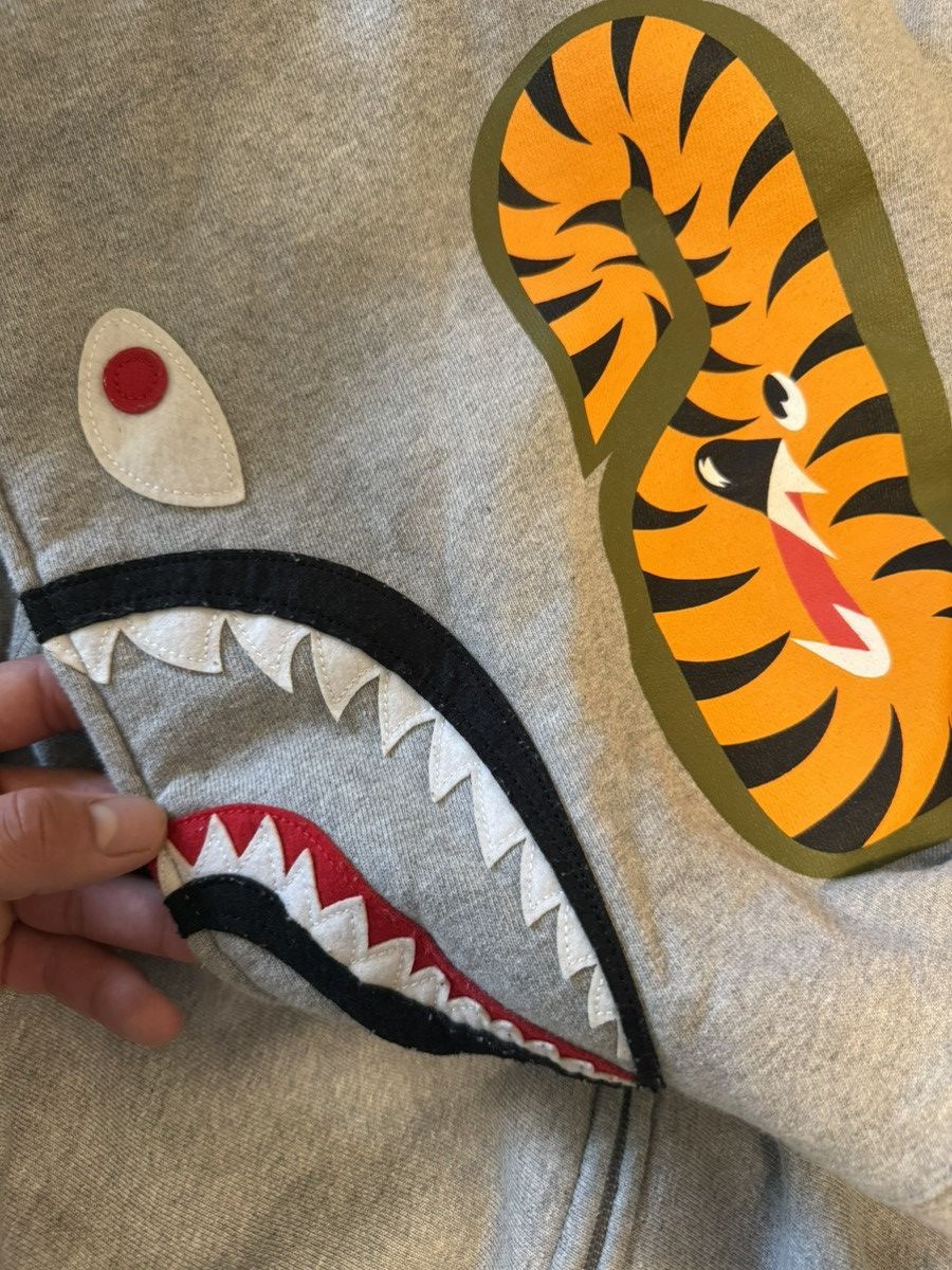 Bape Bape Shark Hoodie Size US L / EU 52-54 / 3 - 3 Thumbnail