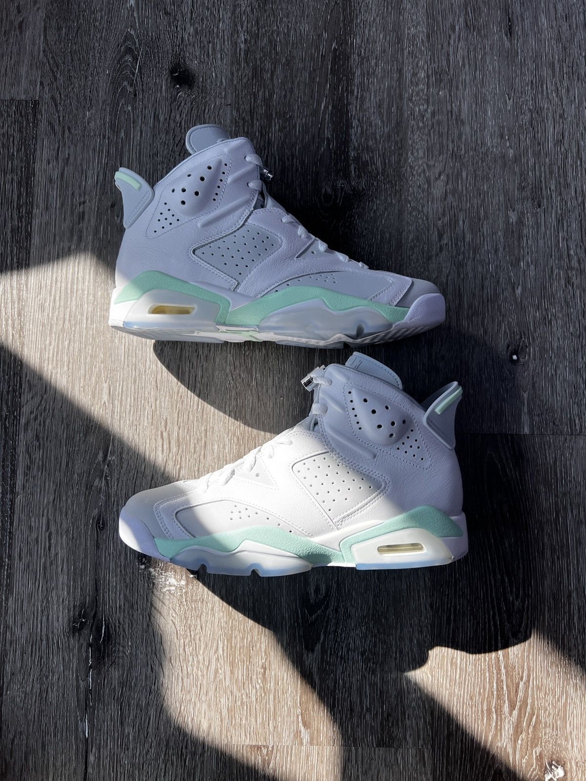 Jordan Brand Air Jordan 6 Retro “Mint Foam” (WMNS) **PRE-OWNED** Size US 8.5 / IT 38.5 - 1 Thumbnail