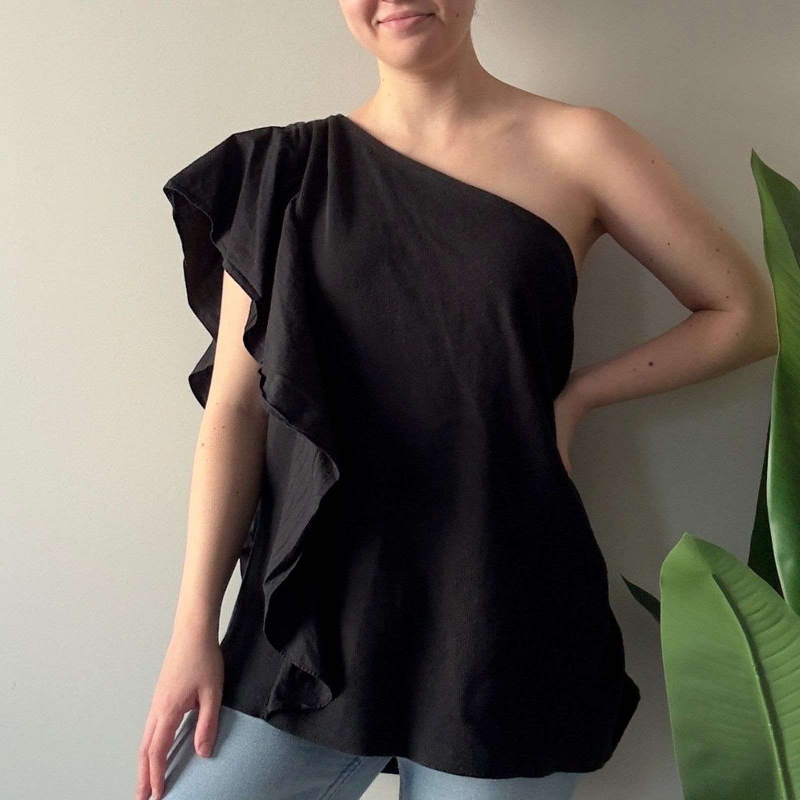 Anthropologie One Shoulder Ruffle Sleeve Side Top Ribbed EUC