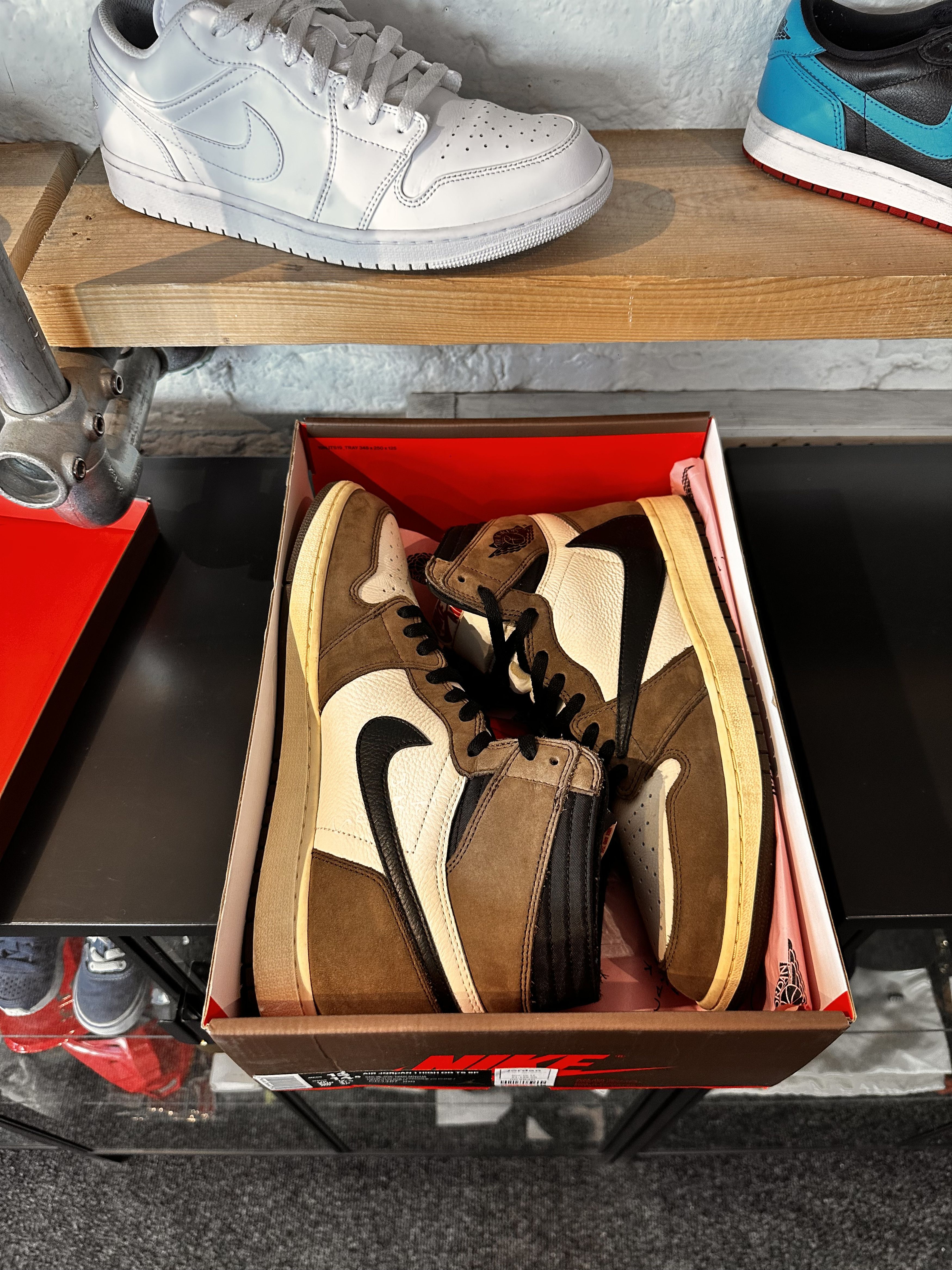 Travis Scott Air Jordan 1 High X Travis Scott Size US 13 / EU 46 - 8 Thumbnail