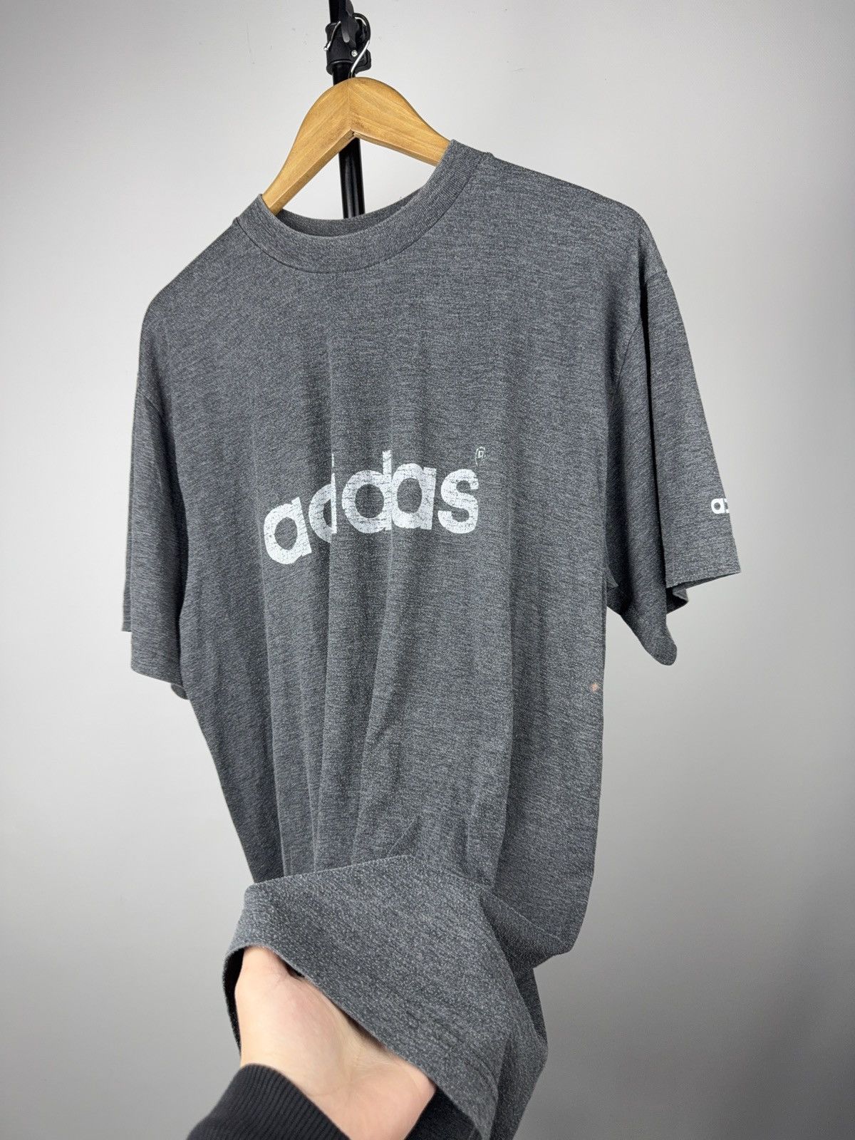 Adidas 90s Retro Adidas Vintage Cracked Logo Graphic Tee Grey L Size US L / EU 52-54 / 3 - 2 Thumbnail