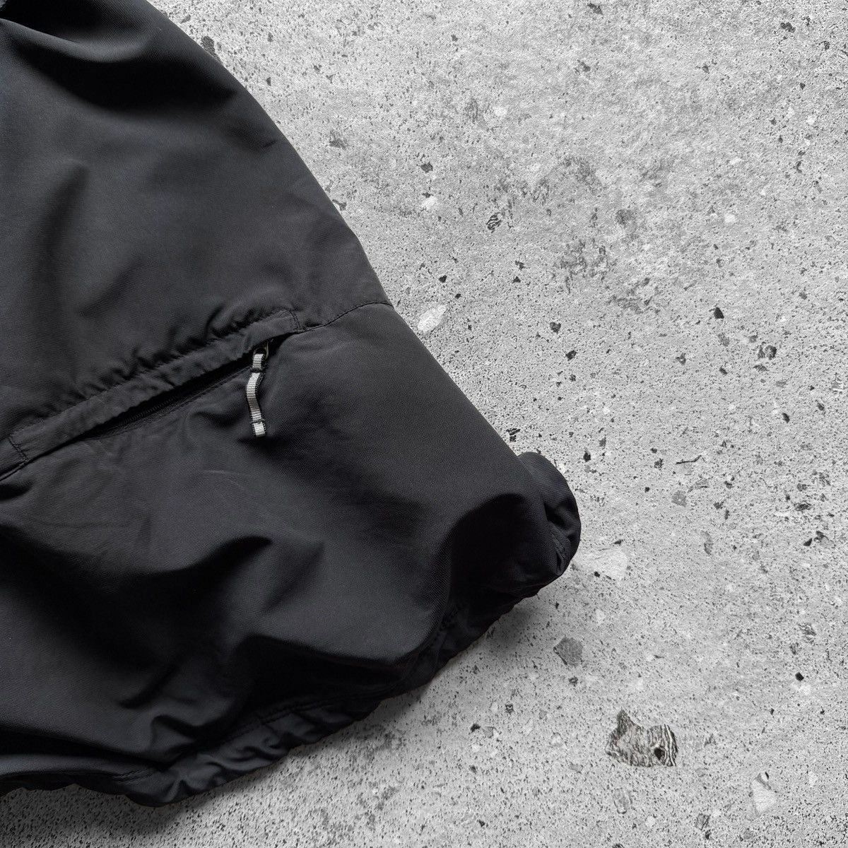 Nike × Vintage Nike Womens Vintage DriFIT Black Full Zip Y2K Jacket Running Size S / US 4 / IT 40 - 6 Thumbnail
