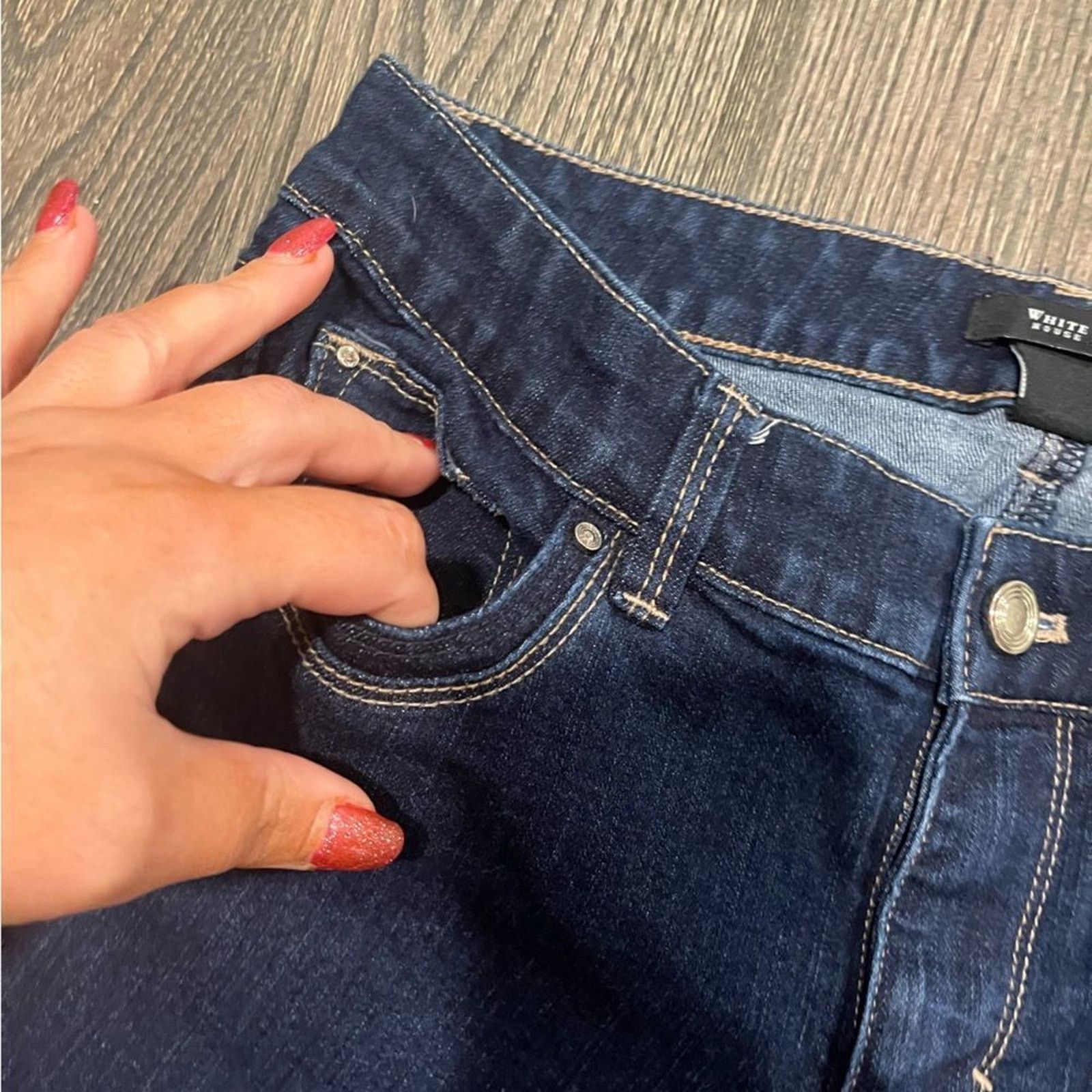 White House Black Market White House Black Market Straight Leg Jeans Cropped Size 4 Size 27" / US 4 / IT 40 - 4 Thumbnail