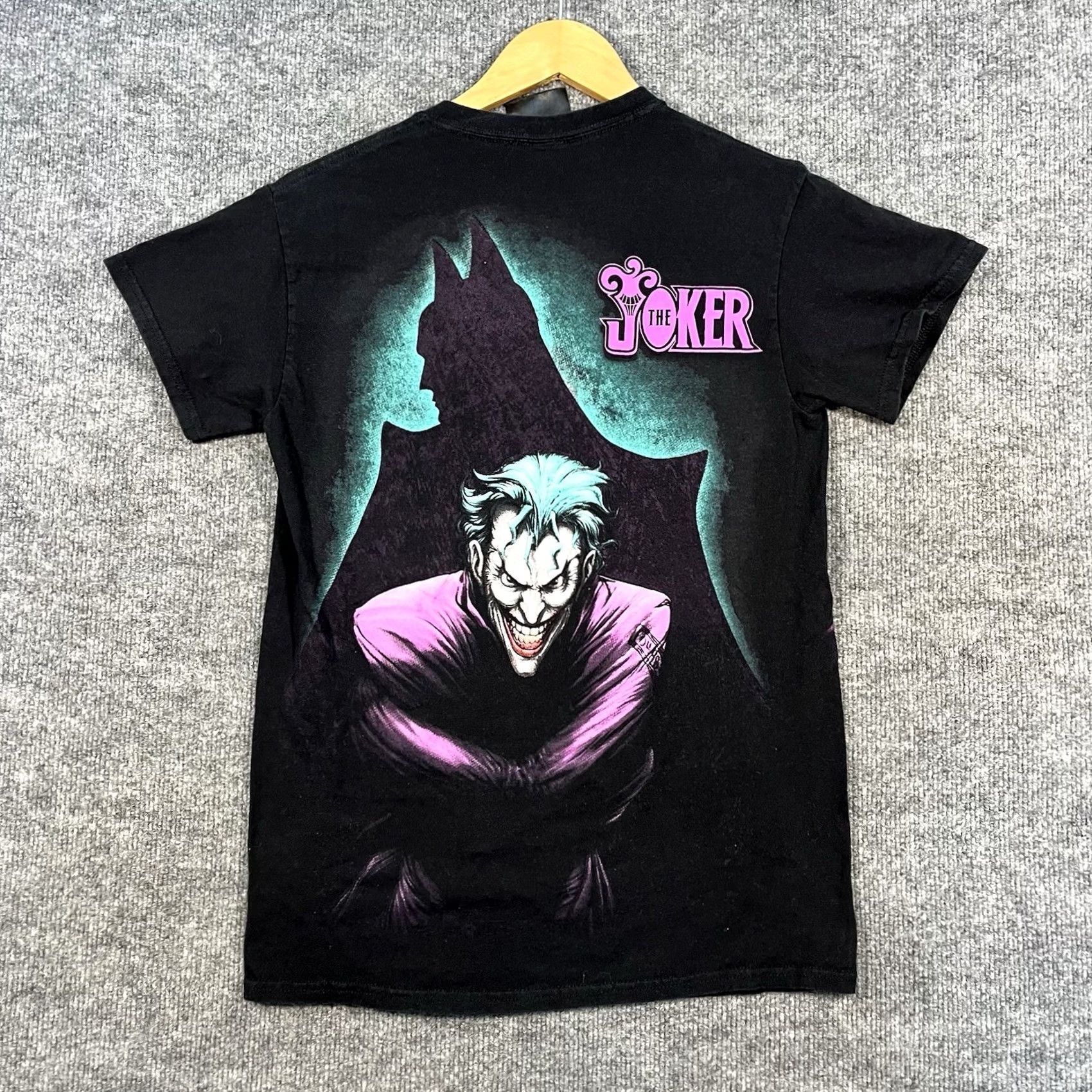 Gloverall VINTAGE Batman Joker Shirt Adult S Short Sleeve Crew Neck Black Cotton Graphic Print AOP Big Face 90s 2000s Mens Size US S / EU 44-46 / 1 - 3 Thumbnail