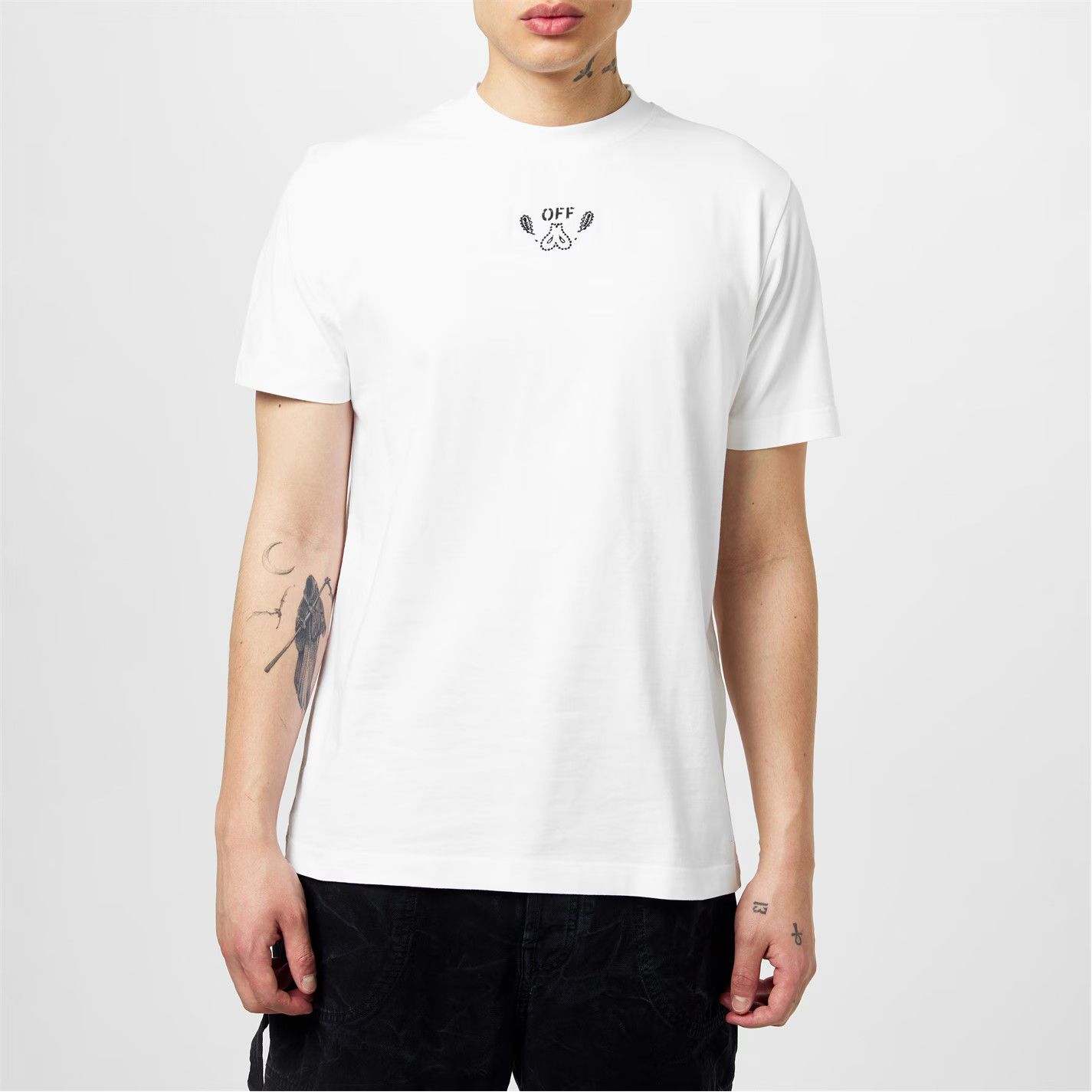 Off-White o1g2r1mq0226 Bandana Arrow T-Shirt In White Size US S / EU 44-46 / 1 - 3 Thumbnail