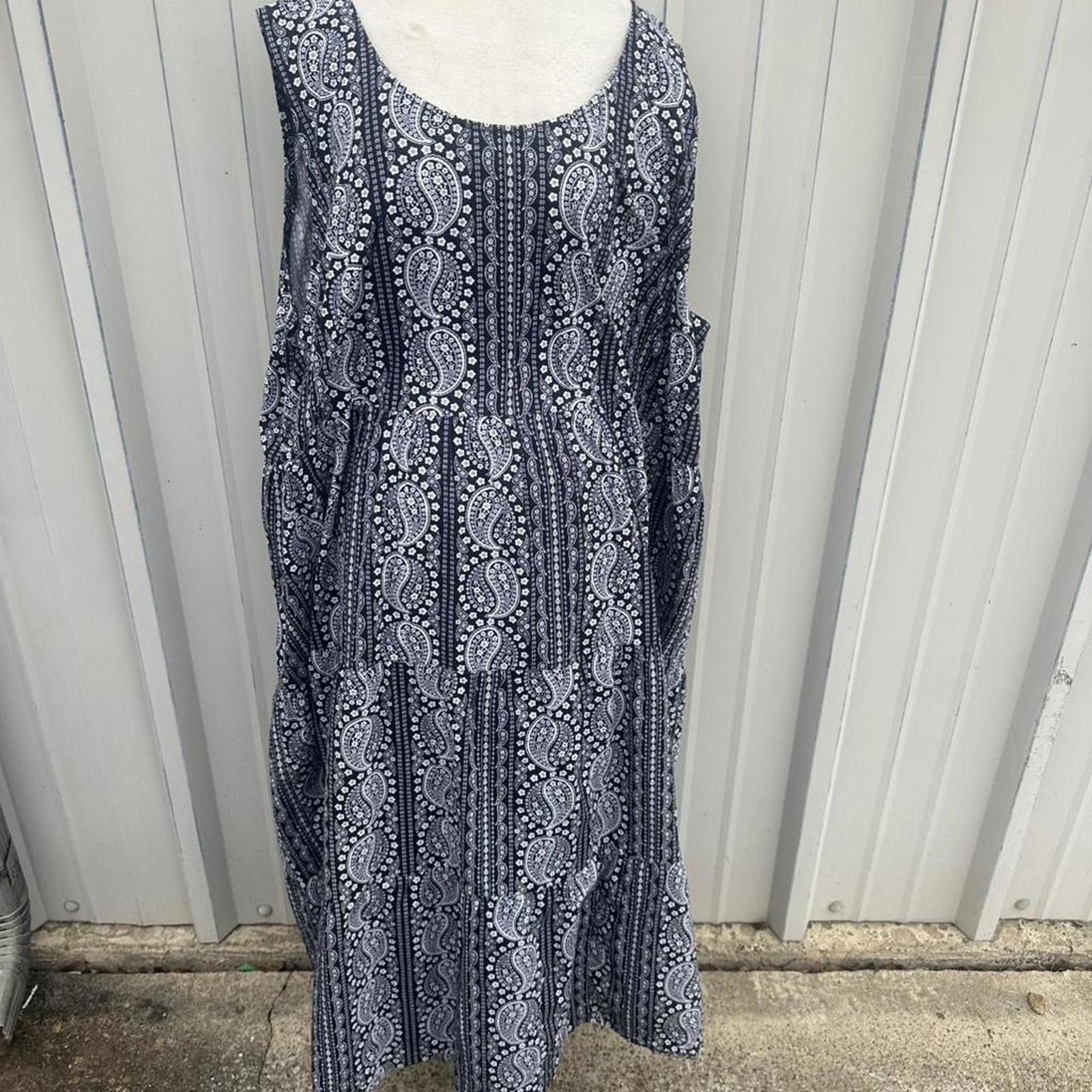 Other Navy and white paisley maxi dress with pockets #maxidress Size ONE SIZE - 2 Thumbnail
