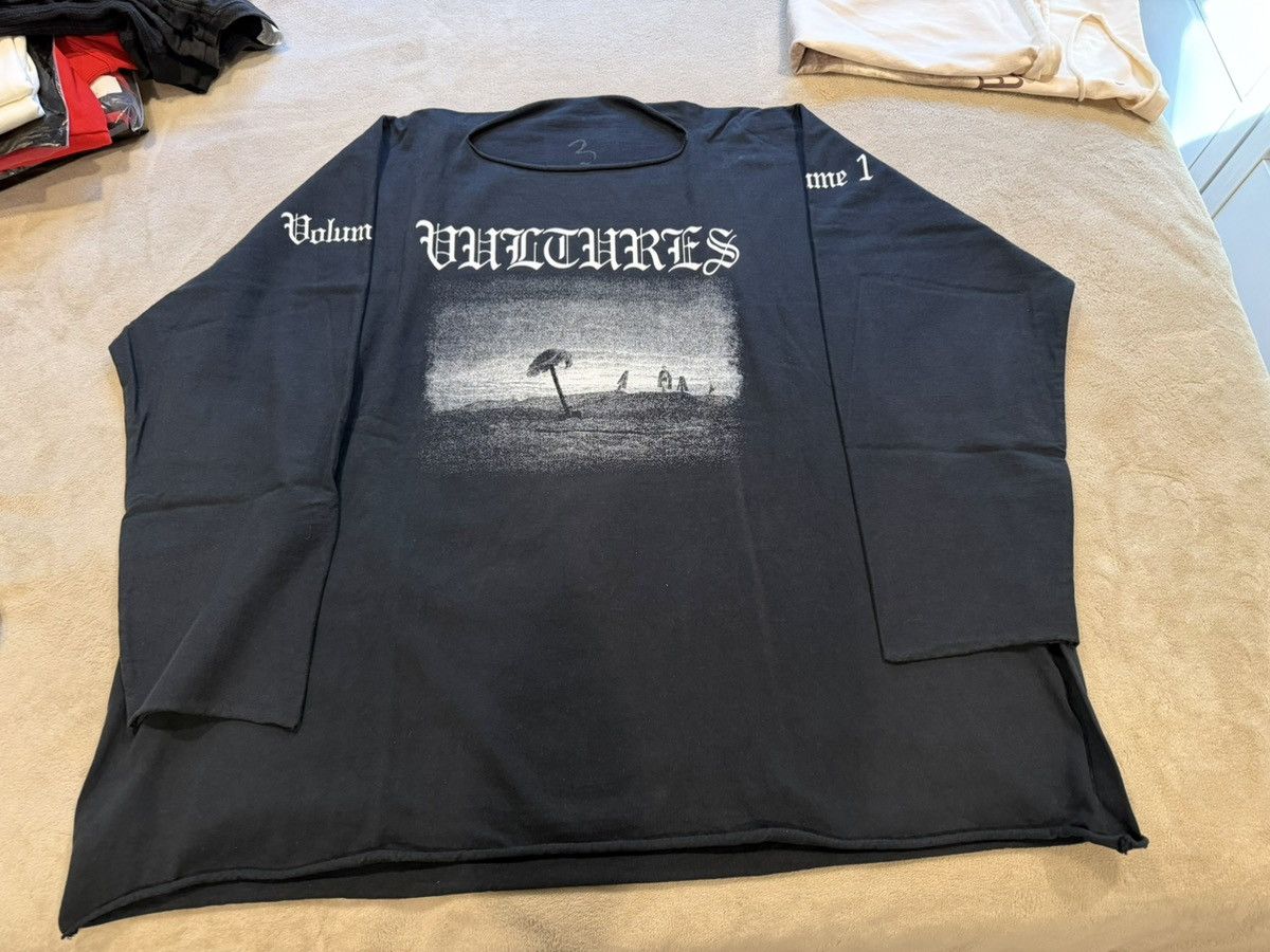 Kanye West YZY Vultures long Sleeve Tee Size US L / EU 52-54 / 3 - 1 Thumbnail