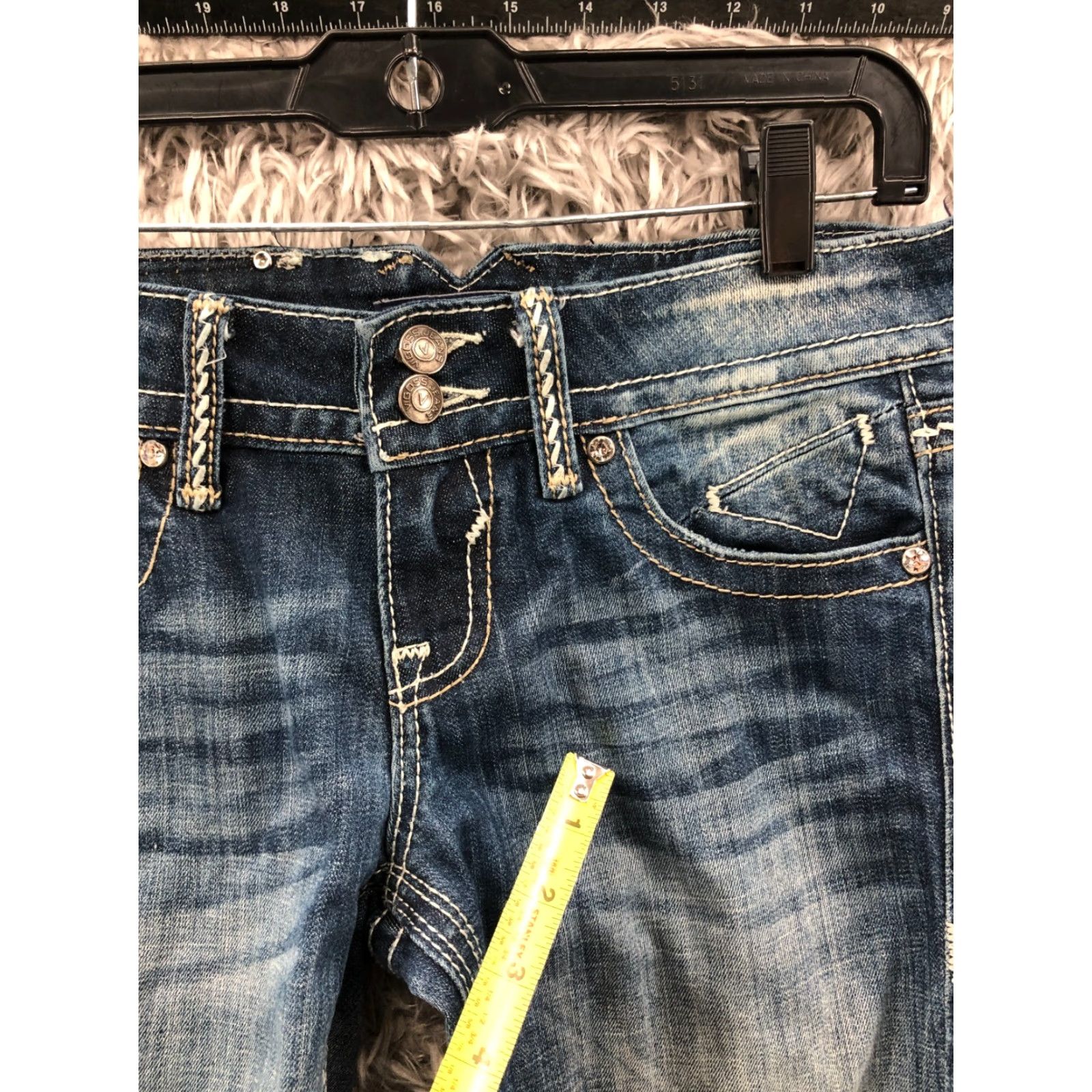 Vintage VIGOSS New York Capri Jeans Juniors Size 3 Low Rise Medium Wash Blue Denim Capri Jeans Womens Girls Size 26" / US 2 / IT 38 - 5 Thumbnail