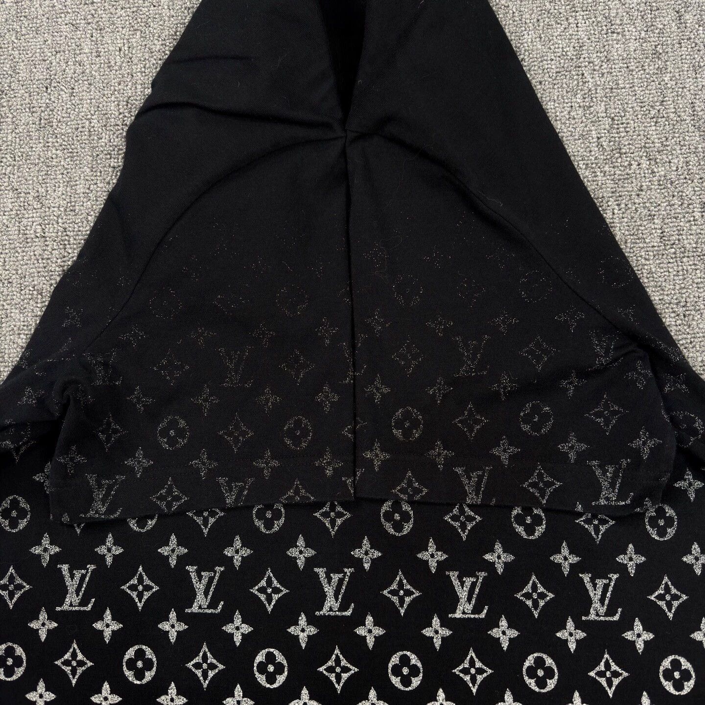 Louis Vuitton LV gradient allover print black s/s L mint Size US L / EU 52-54 / 3 - 6 Thumbnail