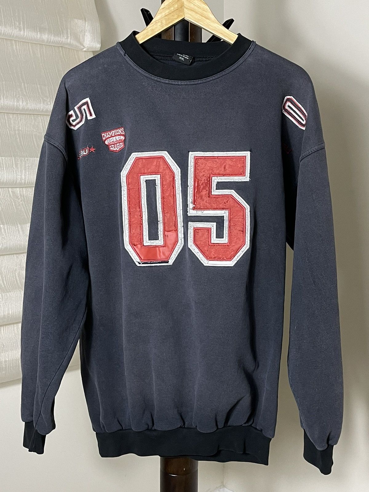 Fubu × Vintage FUBU Deconstructed Vintage ‘05’ Sweatshirt Size US XL / EU 56 / 4 - 1 Thumbnail
