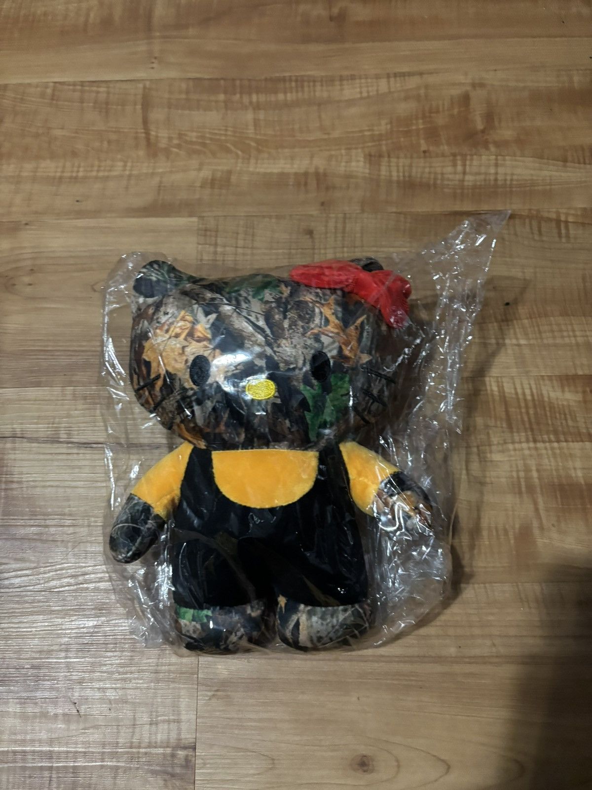 Asspizza Asspizza Fake Tree Classic Camo Hello Kitty 10” Plush Size ONE SIZE - 1 Thumbnail
