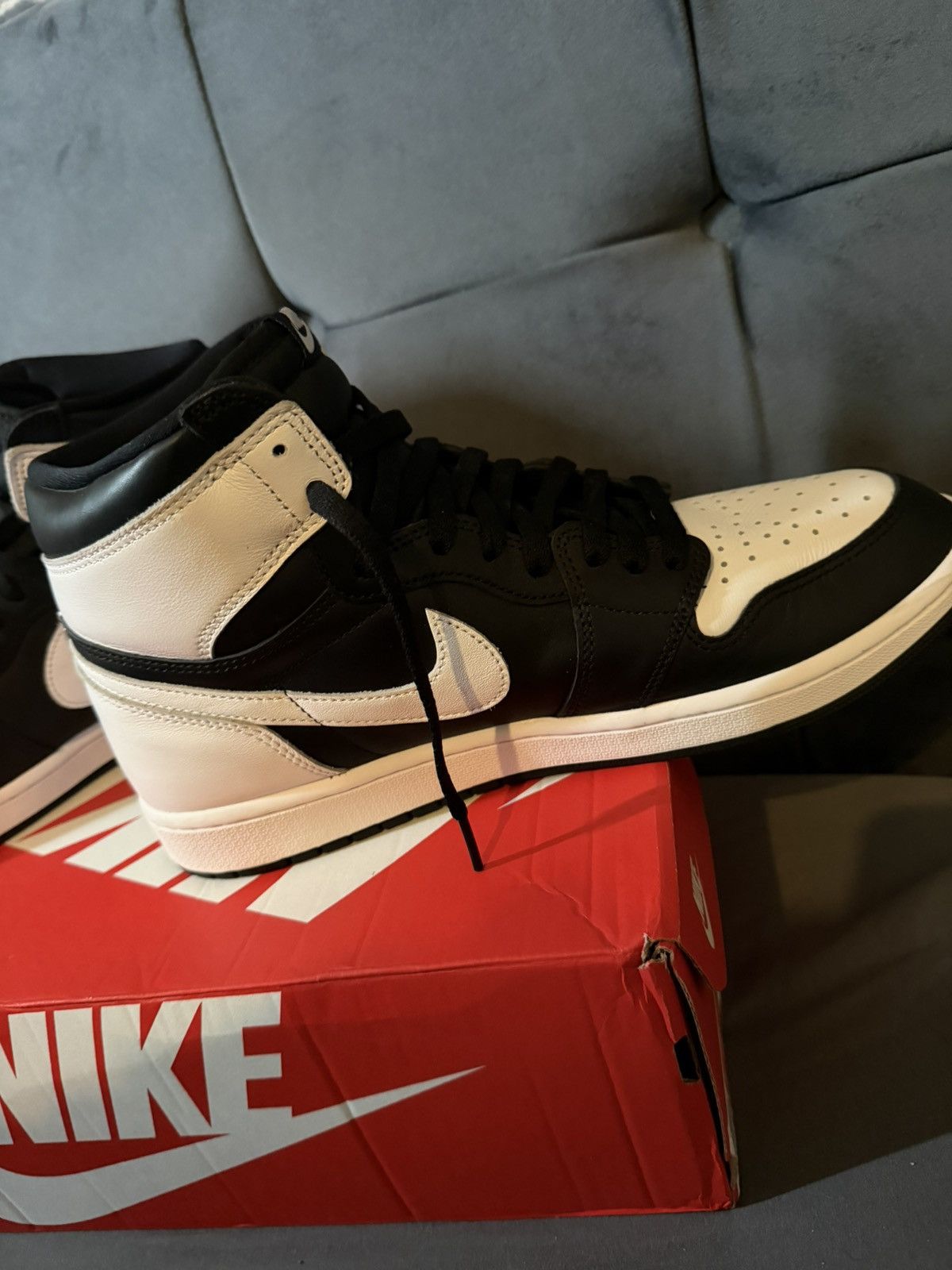Nike Air Jordan 1 high OG reverse panda Size US 11 / EU 44 - 3 Thumbnail