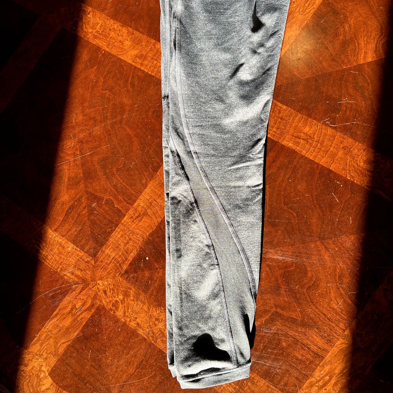 Lululemon Lululemon Grey Leggings Size 27" / US 4 / IT 40 - 4 Thumbnail