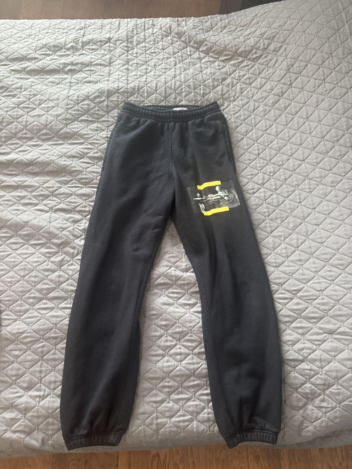 Off-White OFF-WHITE Virgil Abloh Caravaggio Black Sweatpants Size US 26 / EU 42 - 1 Thumbnail