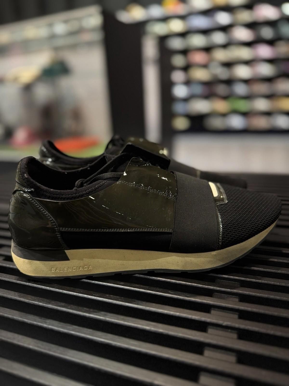 Balenciaga BALENCIAGA Race Runner Green/Blue Color Authentic 44EU/11US Size US 12 / EU 45 - 11 Thumbnail