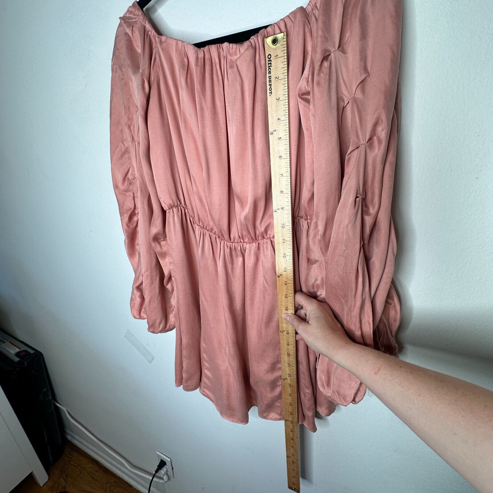 REVOLVE Lovers + Friends Pink Off Shoulder Balloon Sleeve Mini Dress Size M / US 6-8 / IT 42-44 - 13 Thumbnail