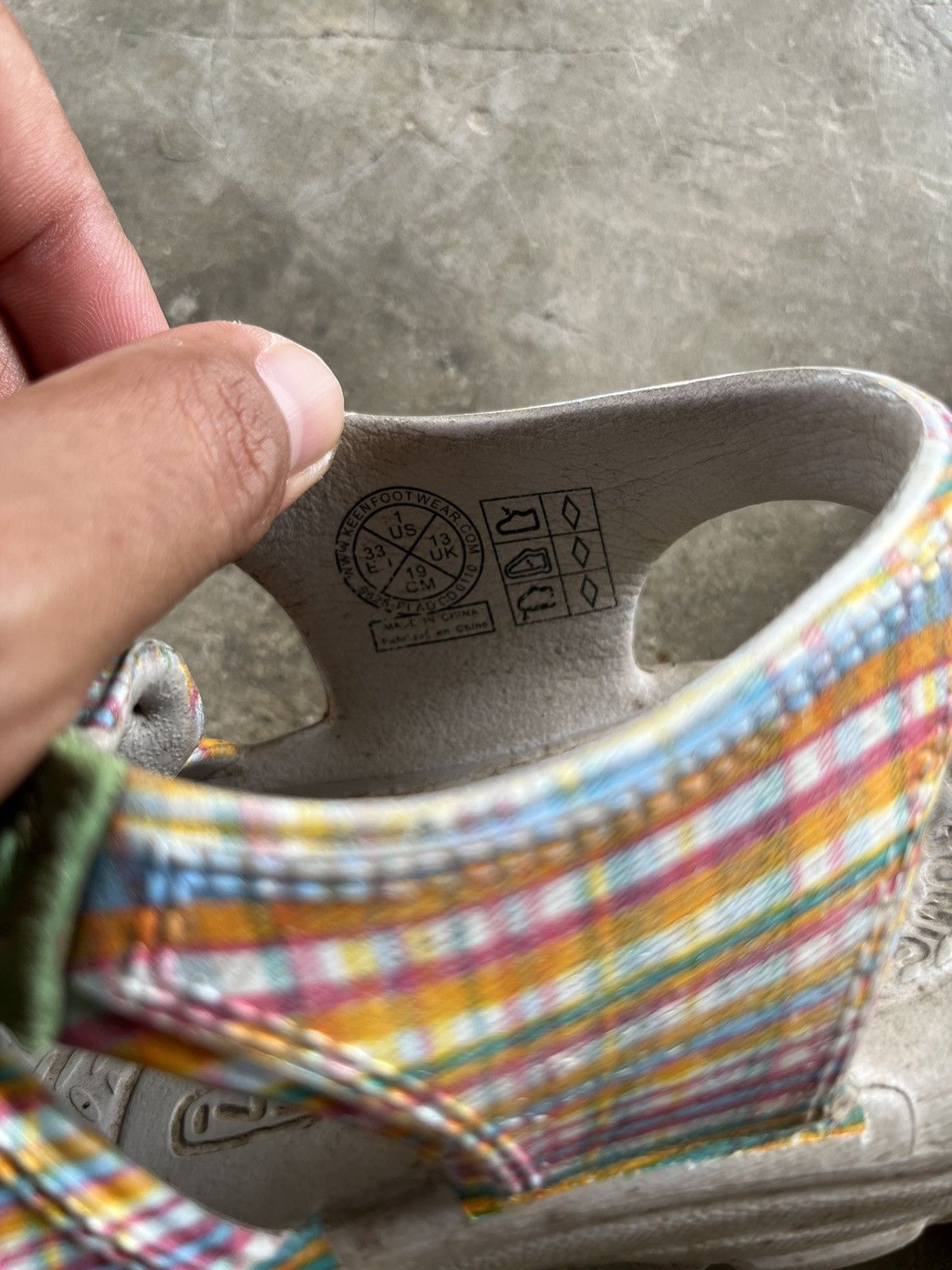 KEEN × Sports Specialties ⚡️STEALS⚡️Keen Rubber Sandal Rainbow Colour For Kid Size US 5 / EU 37 - 5 Thumbnail
