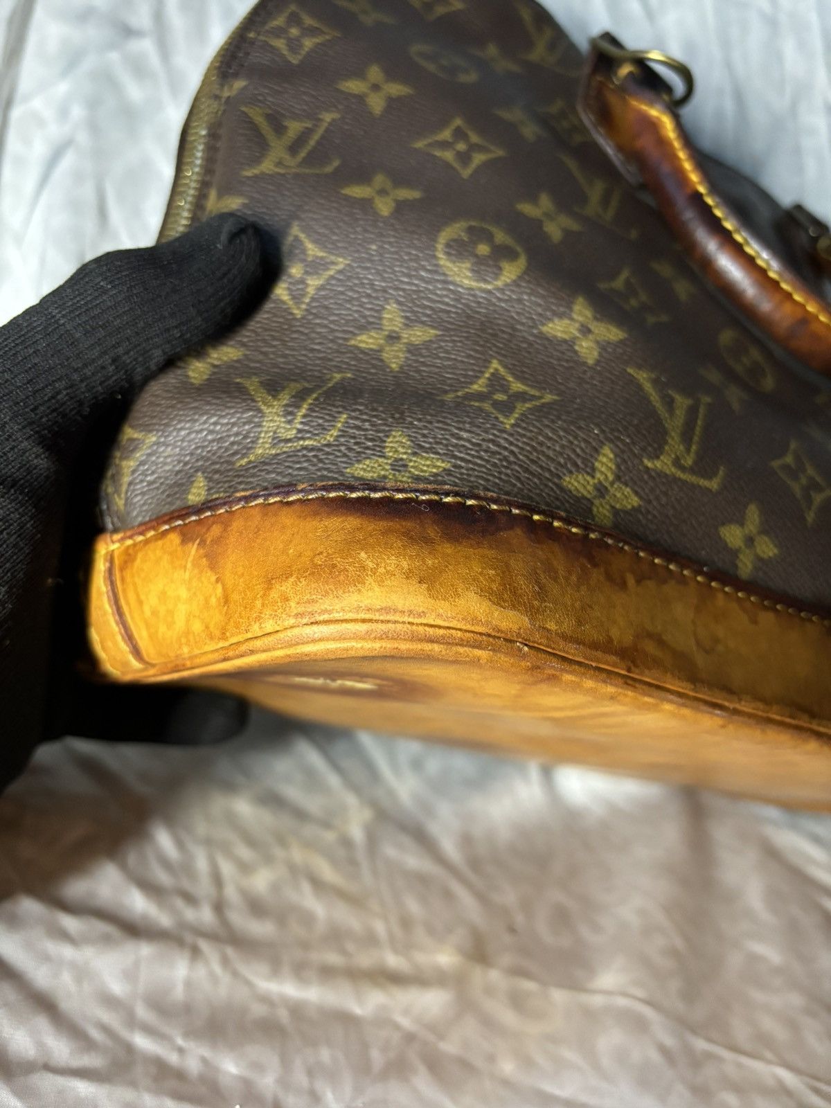Louis Vuitton (very worn) Louis Vuitton Alma Size ONE SIZE - 6 Thumbnail