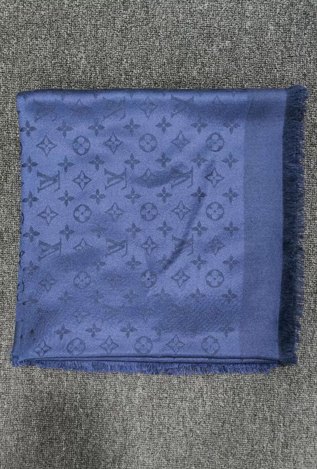 Louis Vuitton LV blue purple all over print scarf Size ONE SIZE - 1 Thumbnail