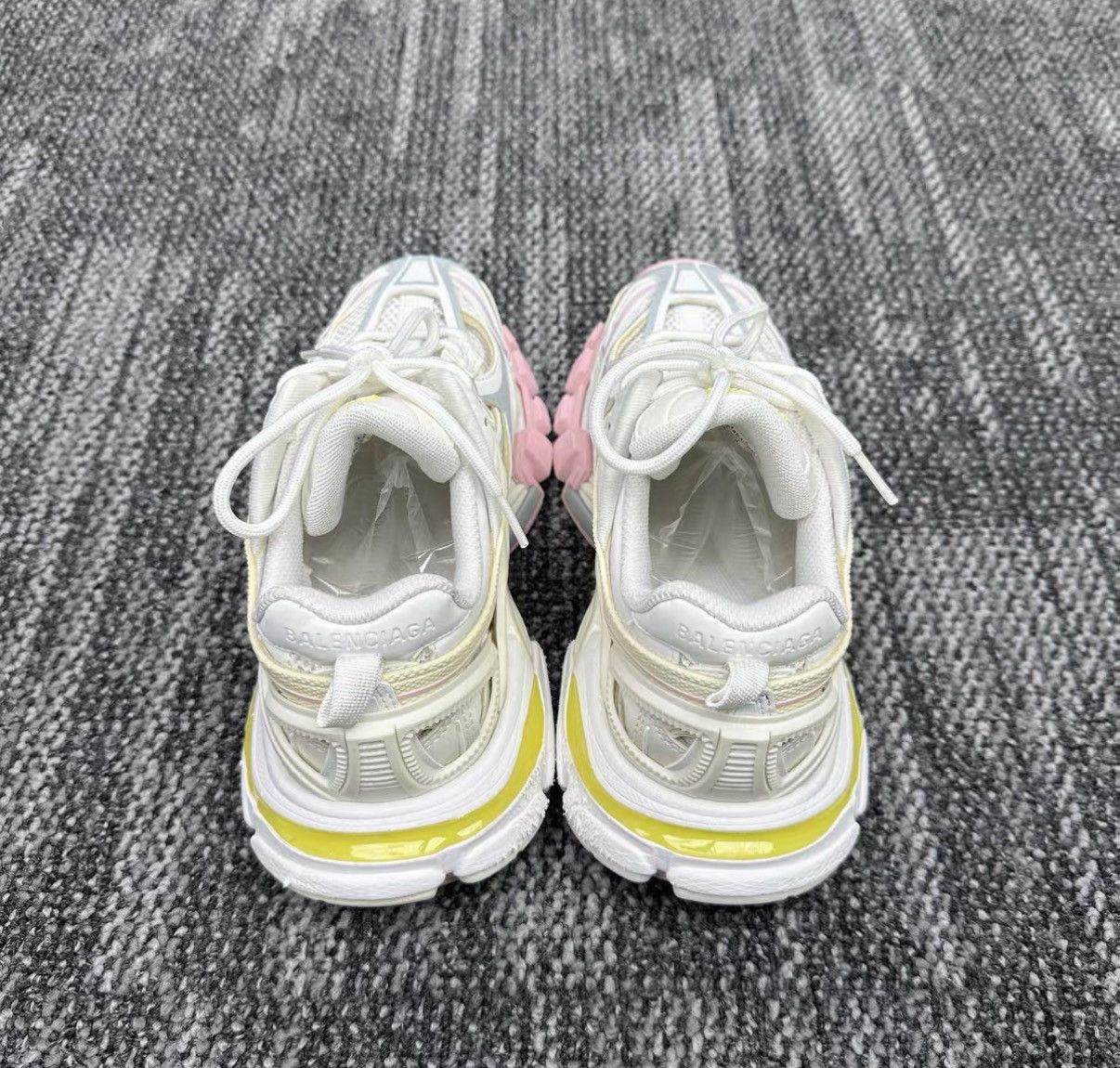 Balenciaga Balenciaga Track 2.0 White & Pink Candy Sneakers J42 Size US 6 / IT 36 - 3 Thumbnail