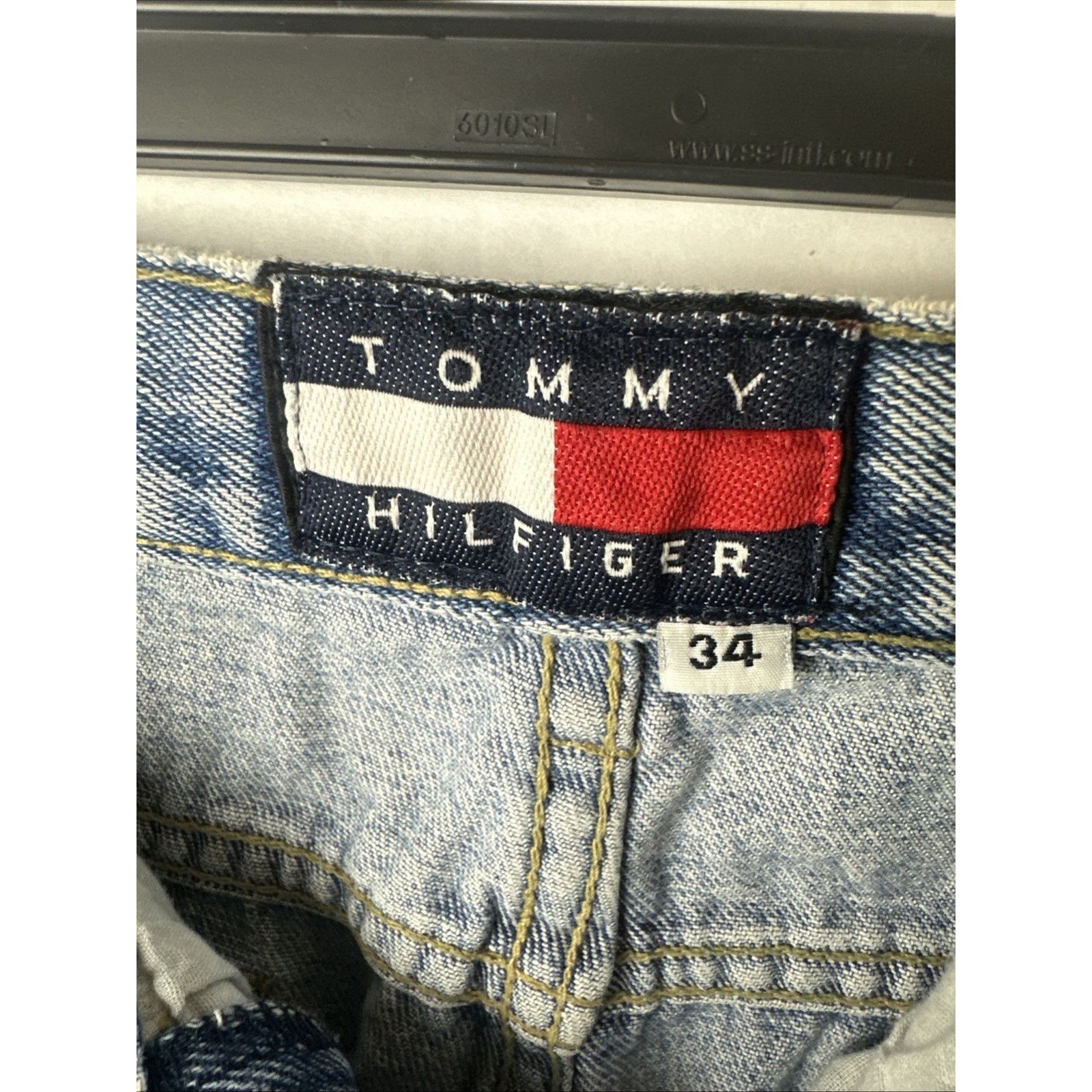 Tommy Hilfiger Vintage Tommy Hilfiger Jeans Sz 34 Light Wash Tapered Size US 34 / EU 50 - 8 Thumbnail