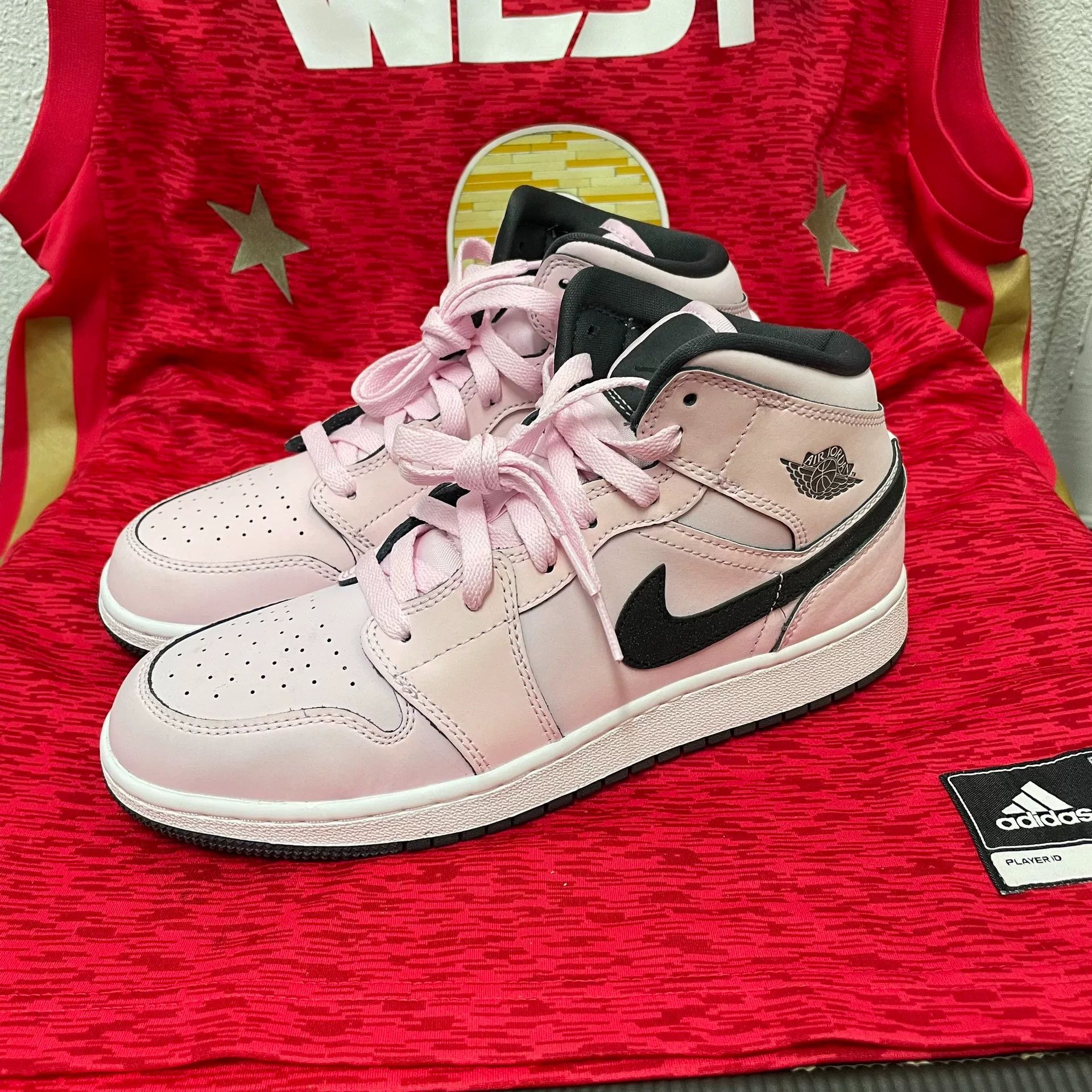 Jordan Brand Jordan Brand AIR JORDAN Pink Lowtop Sneakers 7 Men Size US 7 / EU 40 - 1 Thumbnail