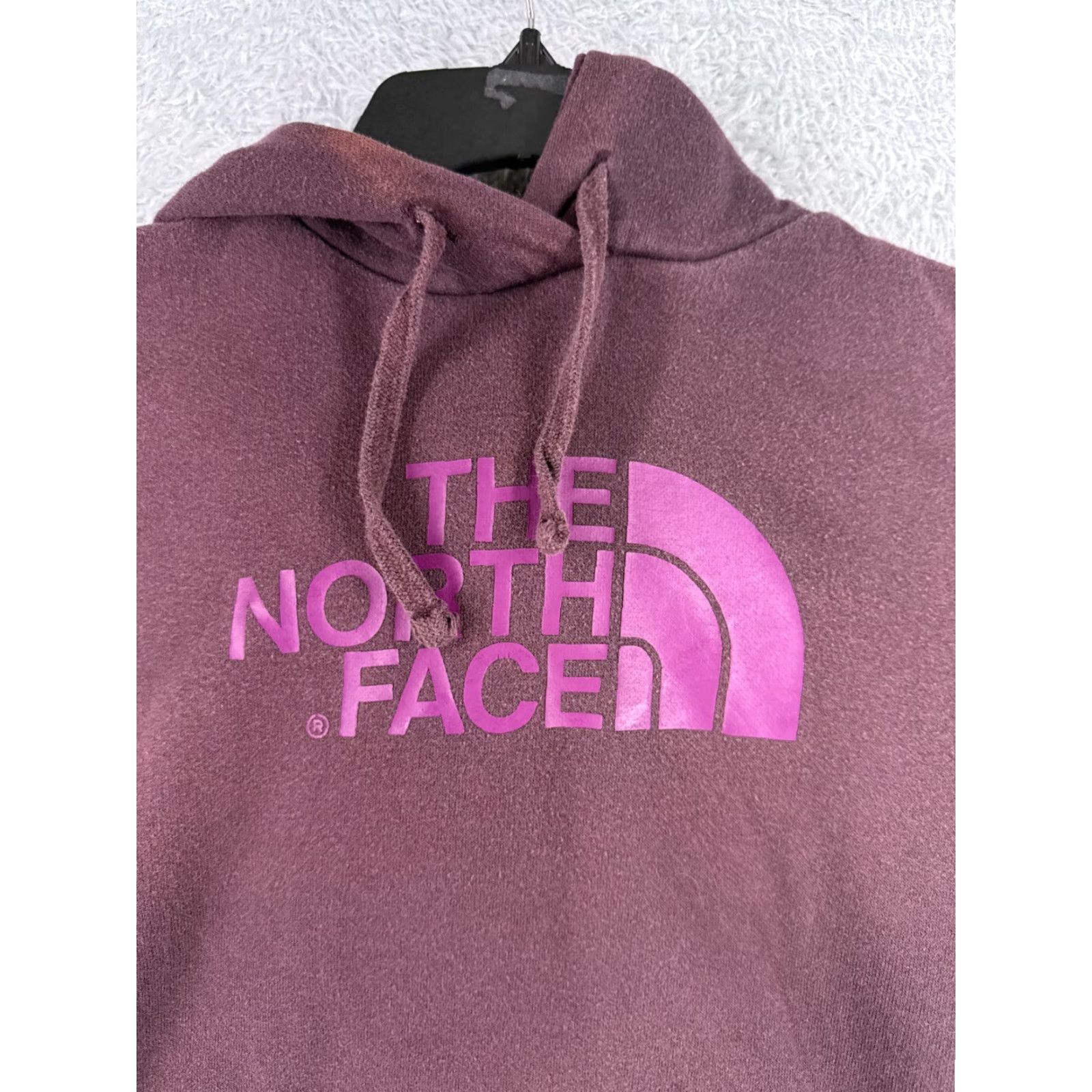 The North Face VINTAGE The North Face Hoodie Adult L Red Logo Solid Pullover Crew Neck Pockets 36in Chest Mens/ Womens Size L / US 10 / IT 46 - 6 Thumbnail