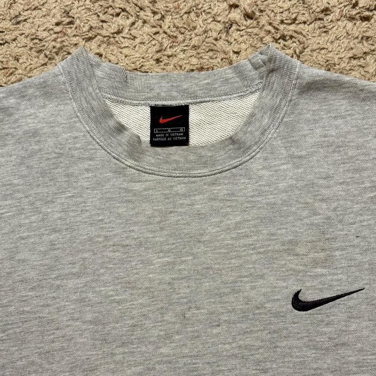 Nike Vintage Nike Swoosh Gray Embroidered Black Tag Sweatshirt Size US L / EU 52-54 / 3 - 4 Thumbnail