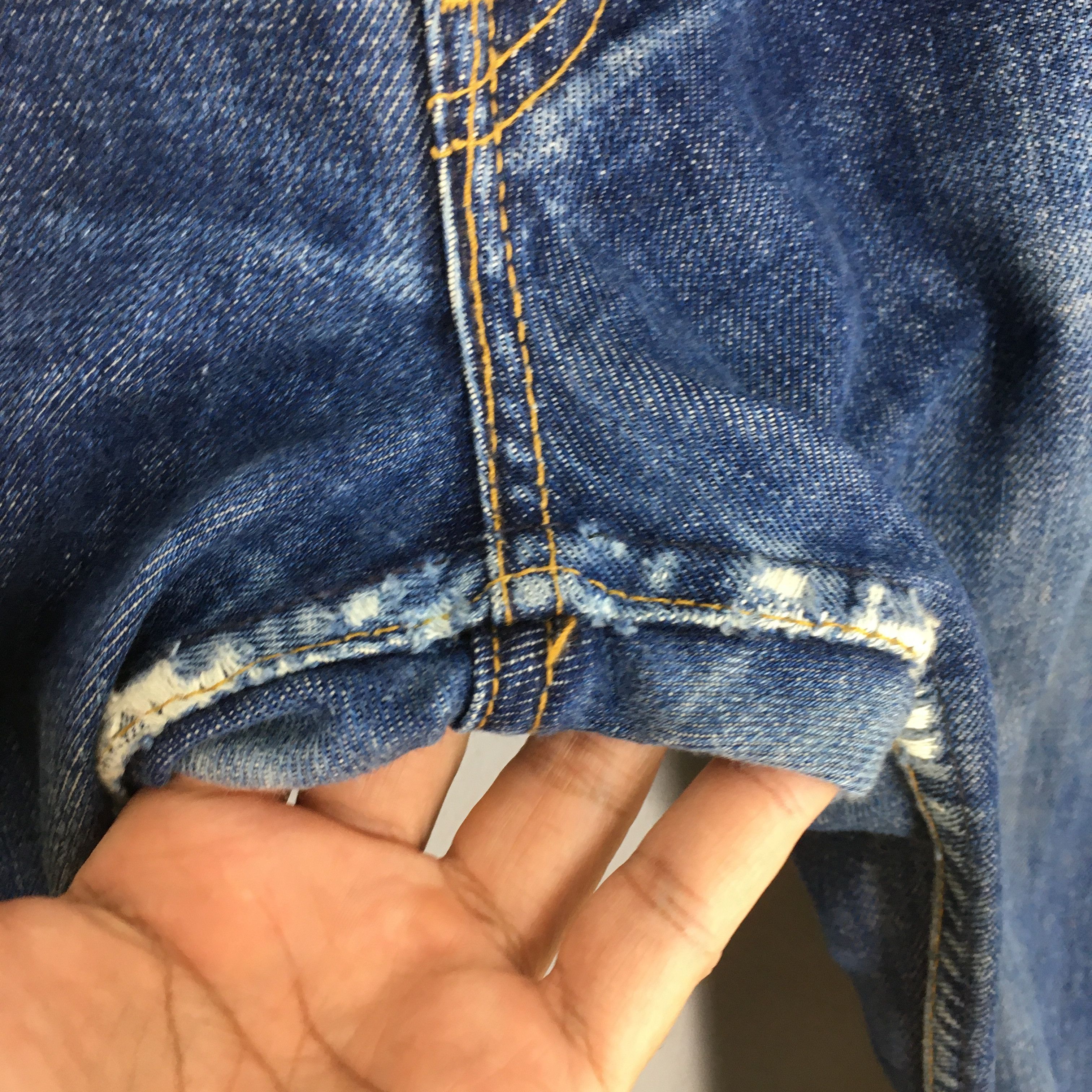 Levi's Size 29x26.5 Vintage 90s Levi's 501 Faded Blue Jeans S740 Size US 29 - 8 Thumbnail