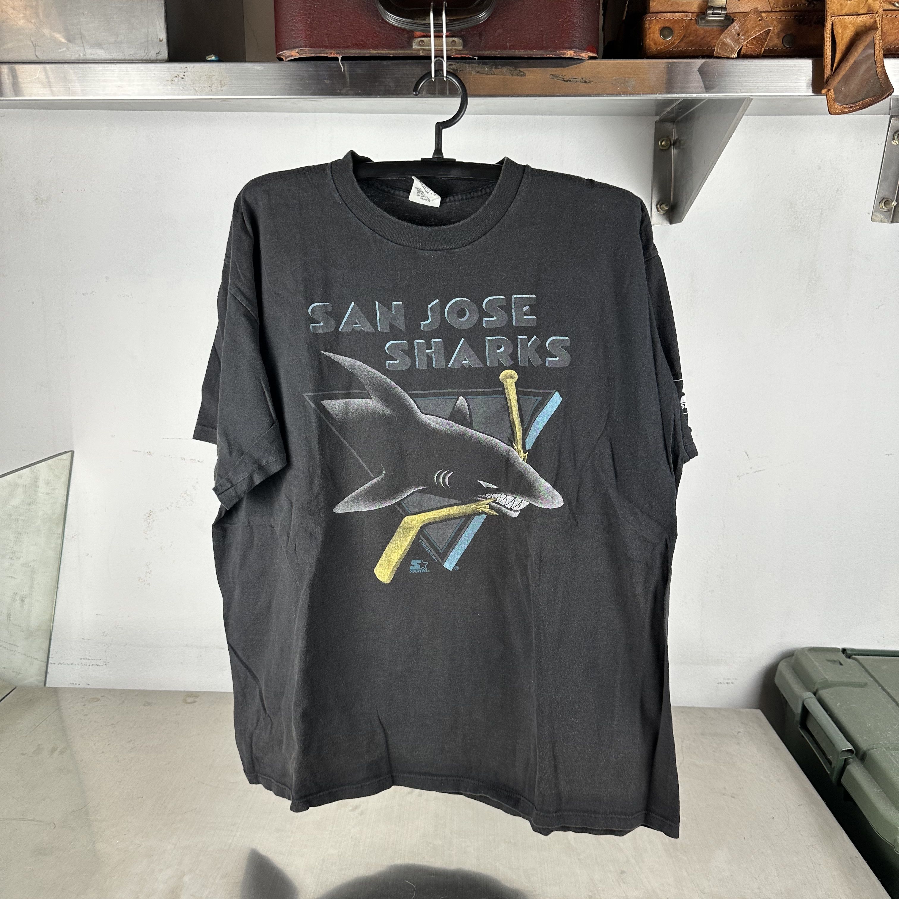 Vintage Vintage 90s San Jose Sharks Hockey NHL Big Logo T-shirt Size US XL / EU 56 / 4 - 1 Thumbnail