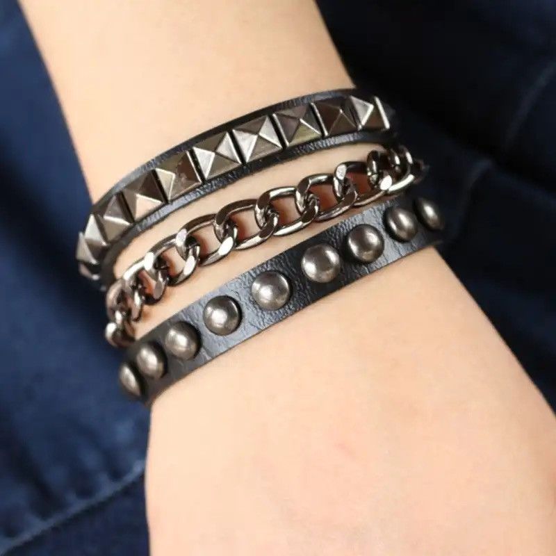 Vintage Punk Leather Bracelet Multilayers Rivets Chain Bracelet Size ONE SIZE - 2 Thumbnail