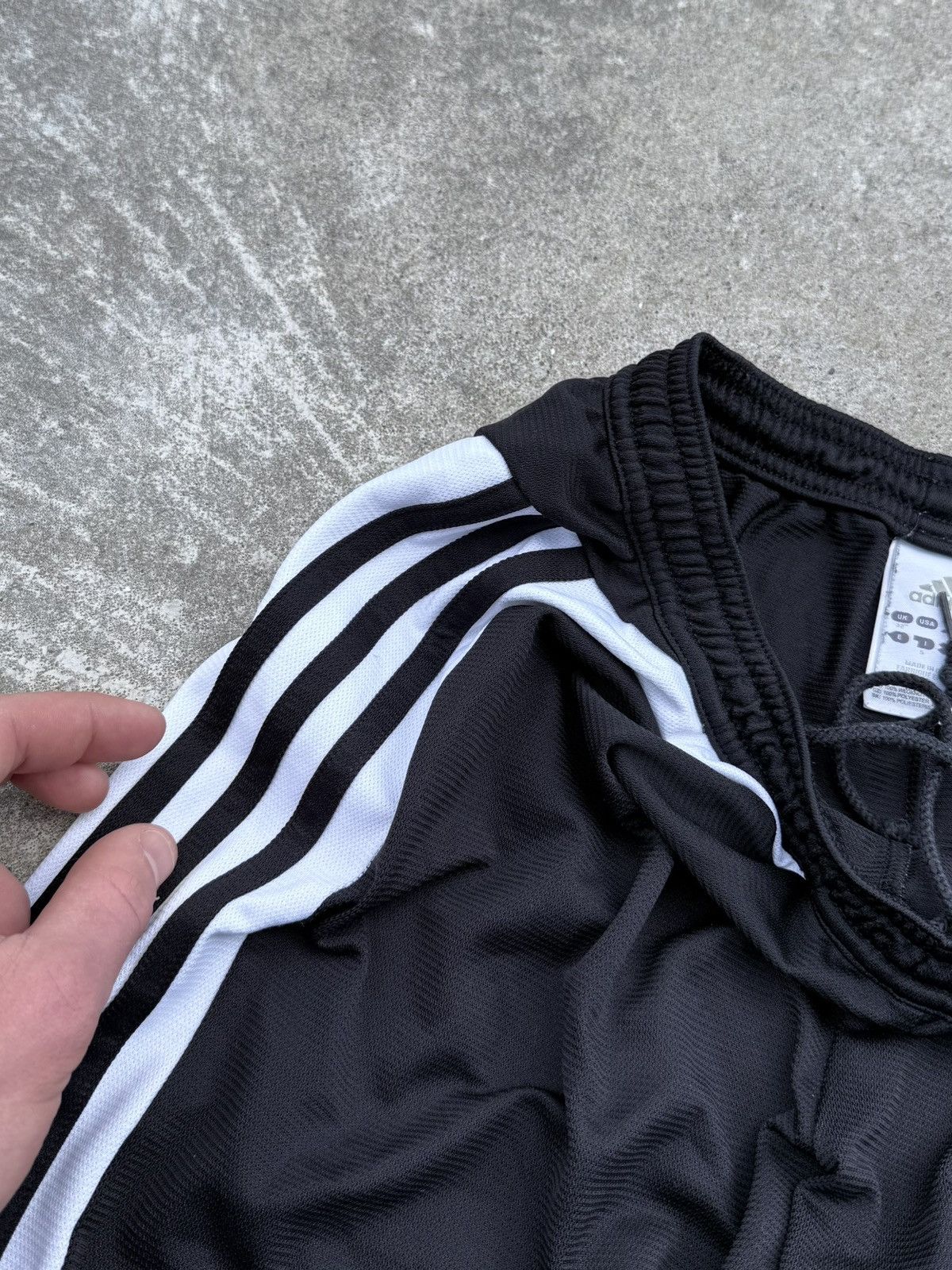 Adidas Vintage Adidas y2k streetwear track oversized shorts Size US 32 / EU 48 - 7 Thumbnail