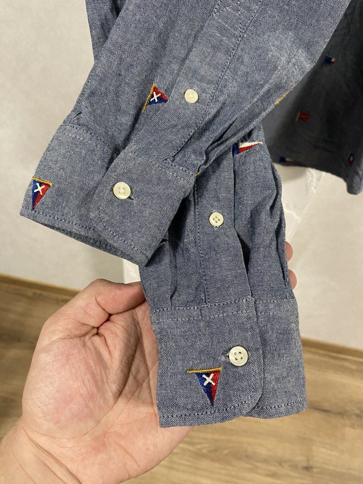 Barbour Barbour Chambray Oxford Embroidered Flag Button Shirt Size US L / EU 52-54 / 3 - 9 Thumbnail