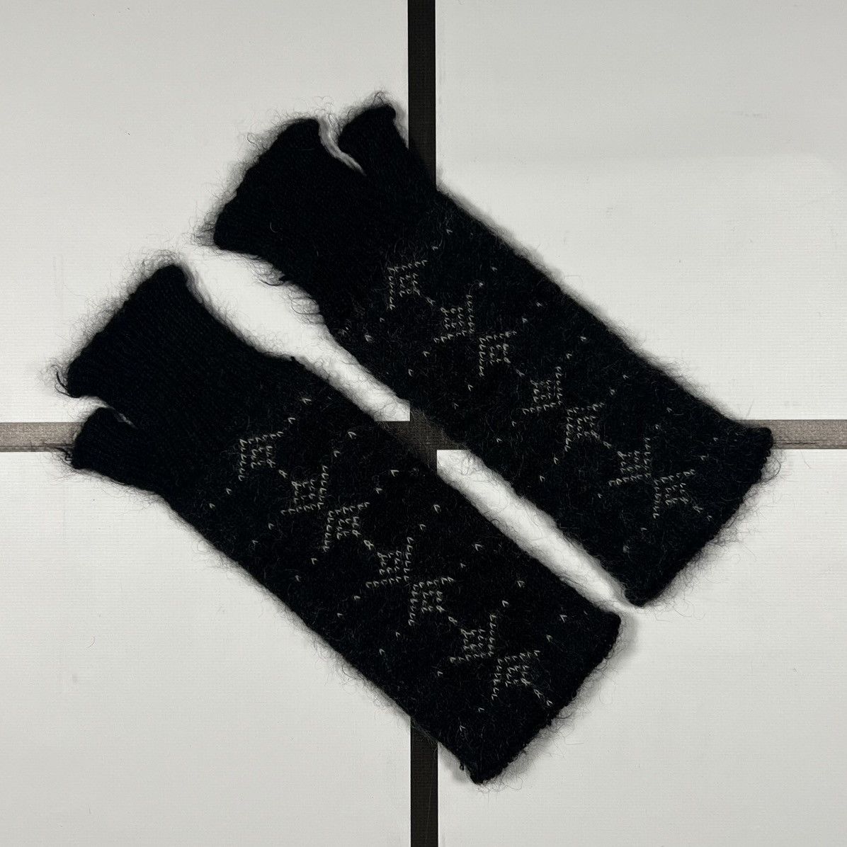 Saint Laurent Paris |[ FW19 Saint Laurent “Arrow” Mohair Mittens ]| Size ONE SIZE - 4 Thumbnail