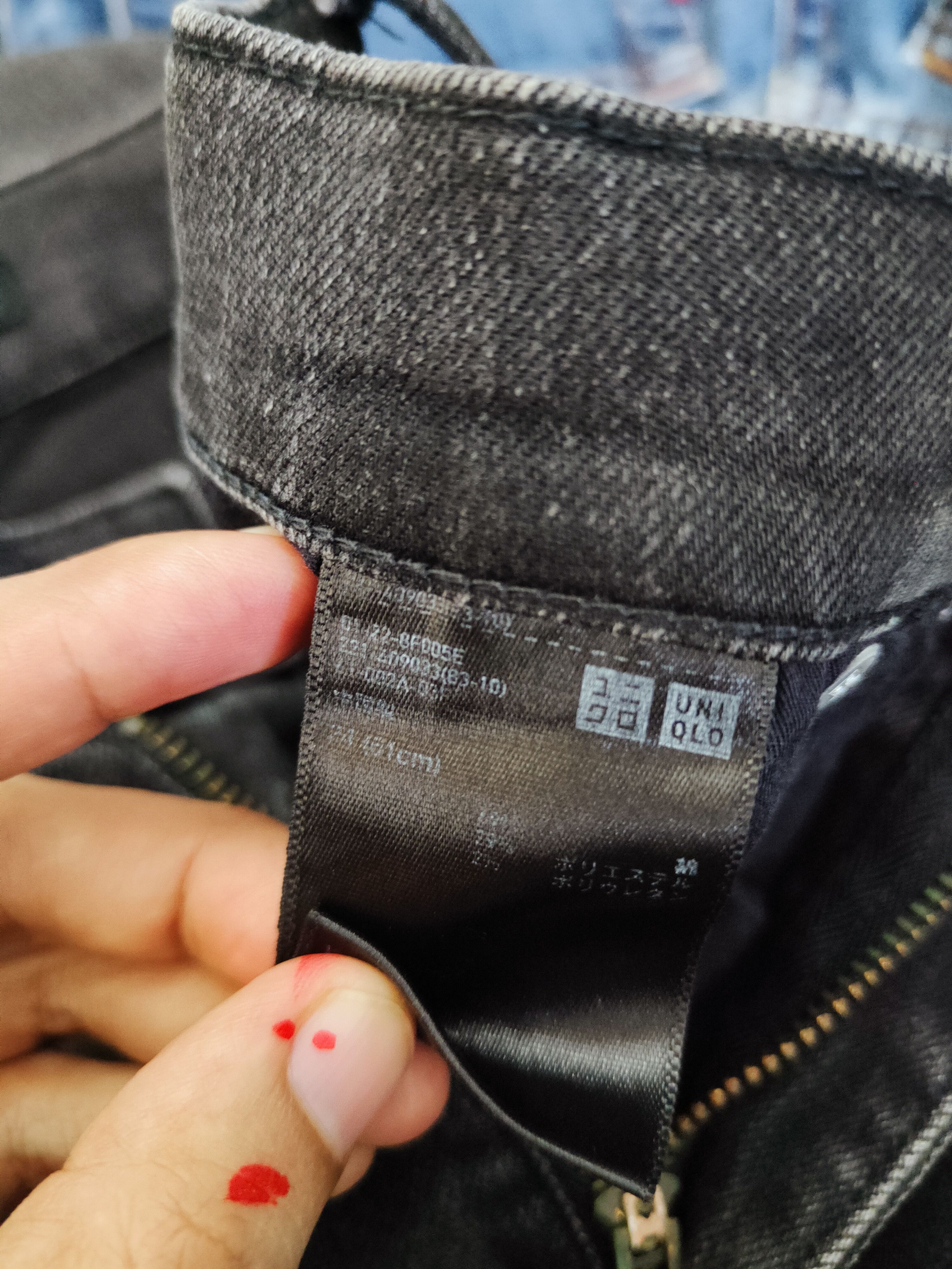Japanese Brand Uniqlo Black Distressed Ripped Jeans #W231 Size 26" / US 2 / IT 38 - 15 Thumbnail